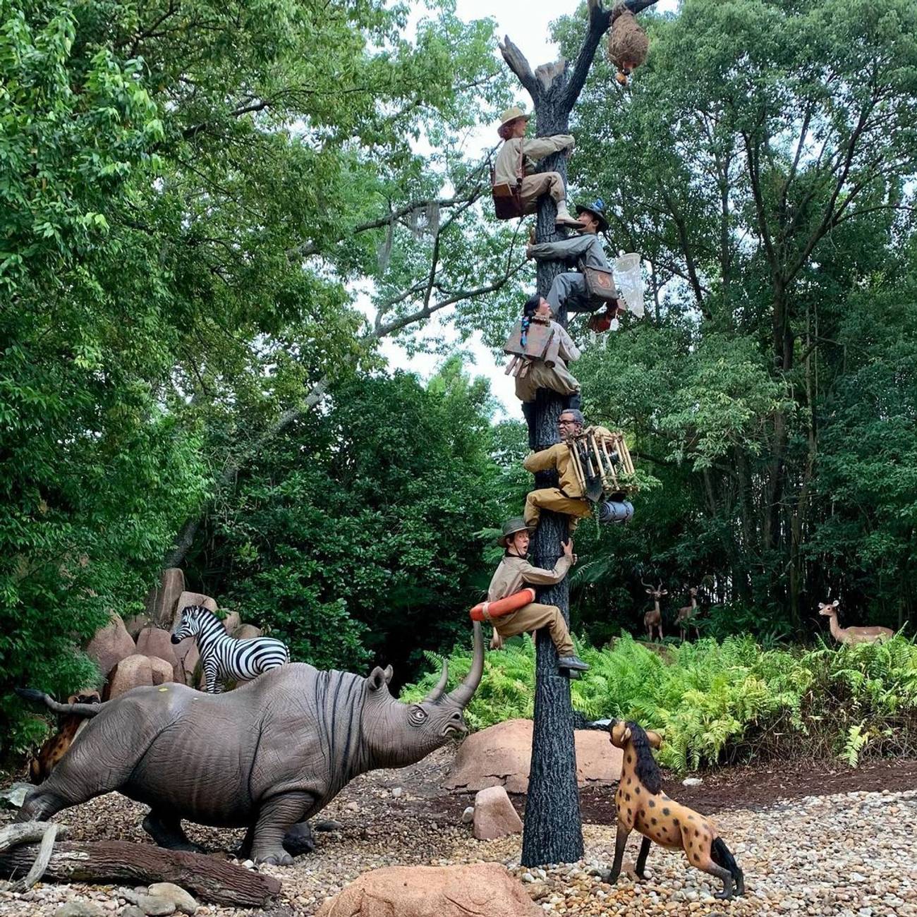 Jungle Cruise trapped safari scene