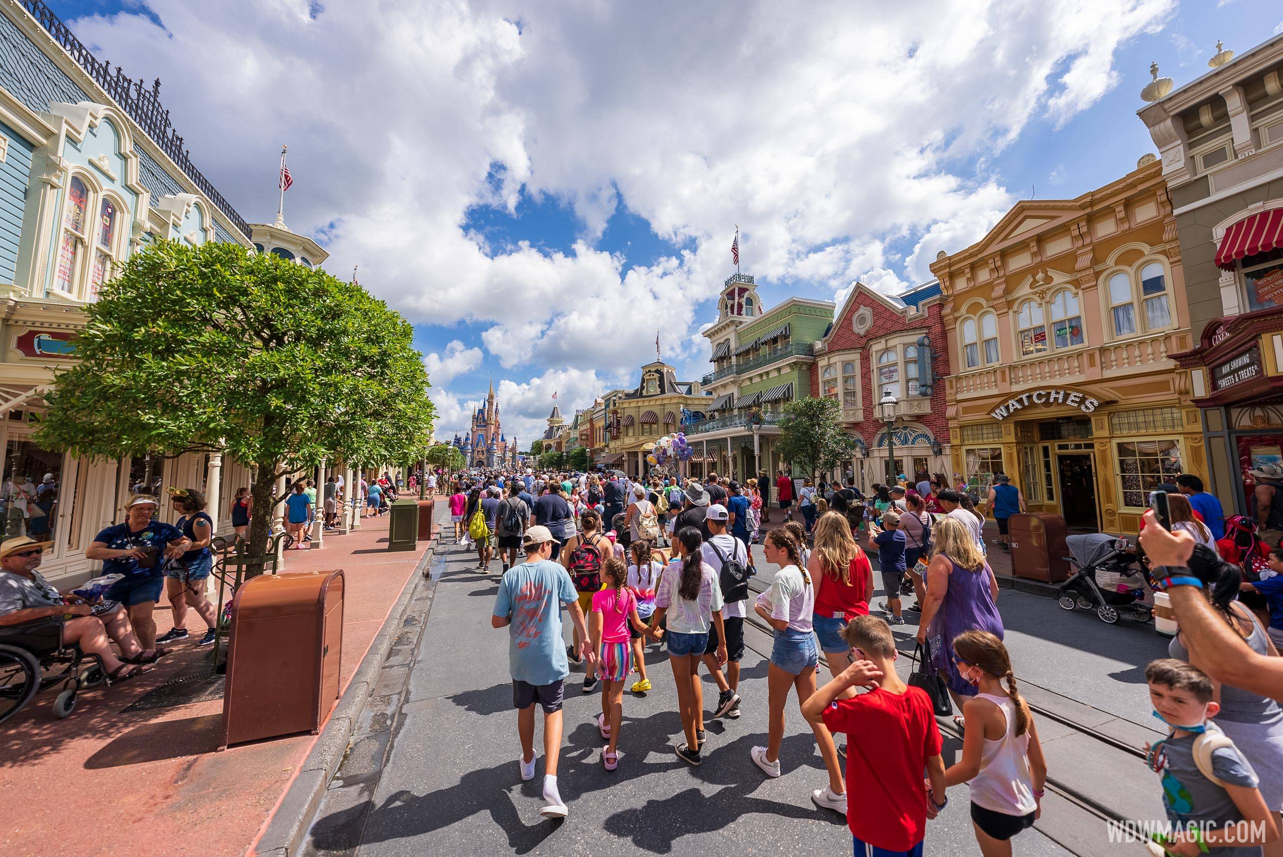 Magic Kingdom rope drop and morning crowds - July 21 2021