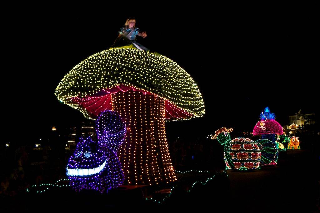 Main Street Electrical Parade lights up the Magic Kingdom once again - a look back at the opening weekend