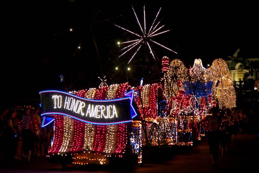 Main Street Electrical Parade lights up the Magic Kingdom once again - a look back at the opening weekend