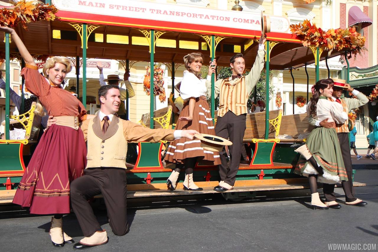 Main Street Trolley Show fall edition