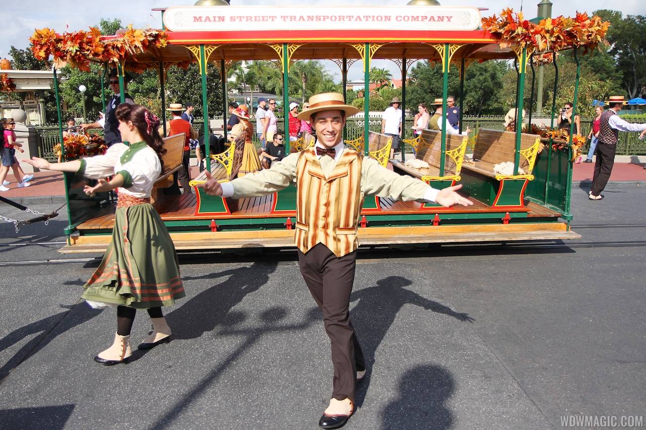 VIDEO - The new fall edition of the Main Street Trolley Show