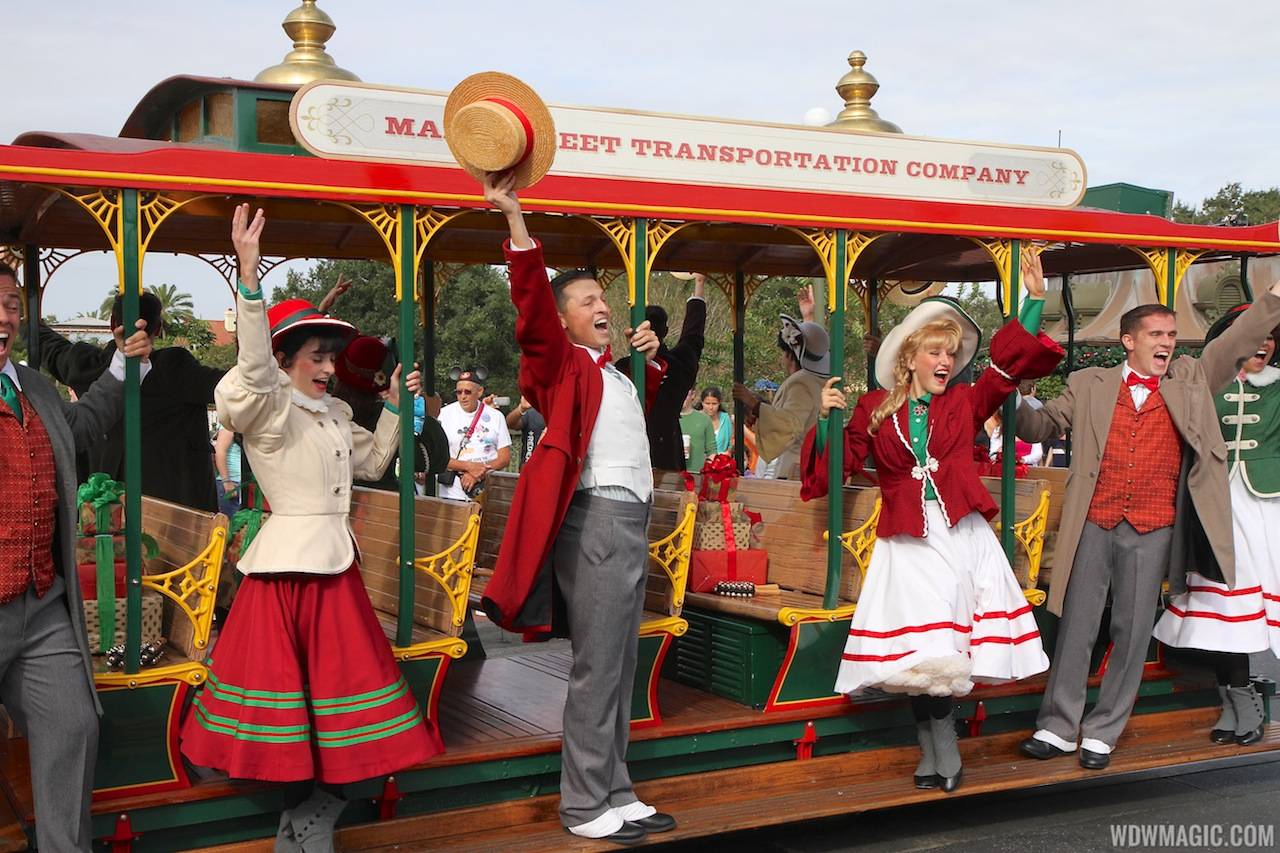 VIDEO - 'Holly Jolly Trolley Show' debuts at the Magic Kingdom as the holiday season begins