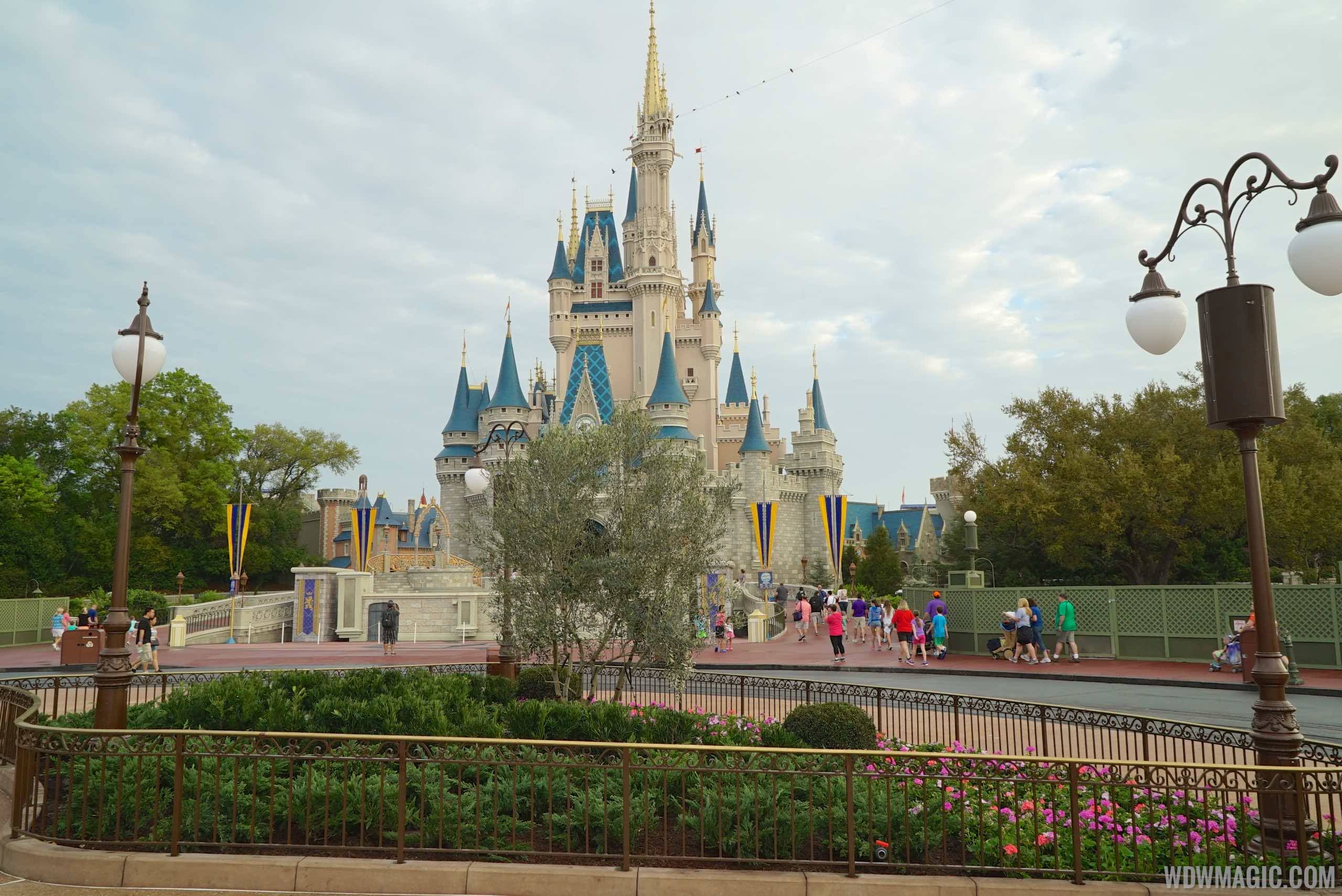PHOTOS - A look at the progress on the Magic Kingdom central hub redevelopment