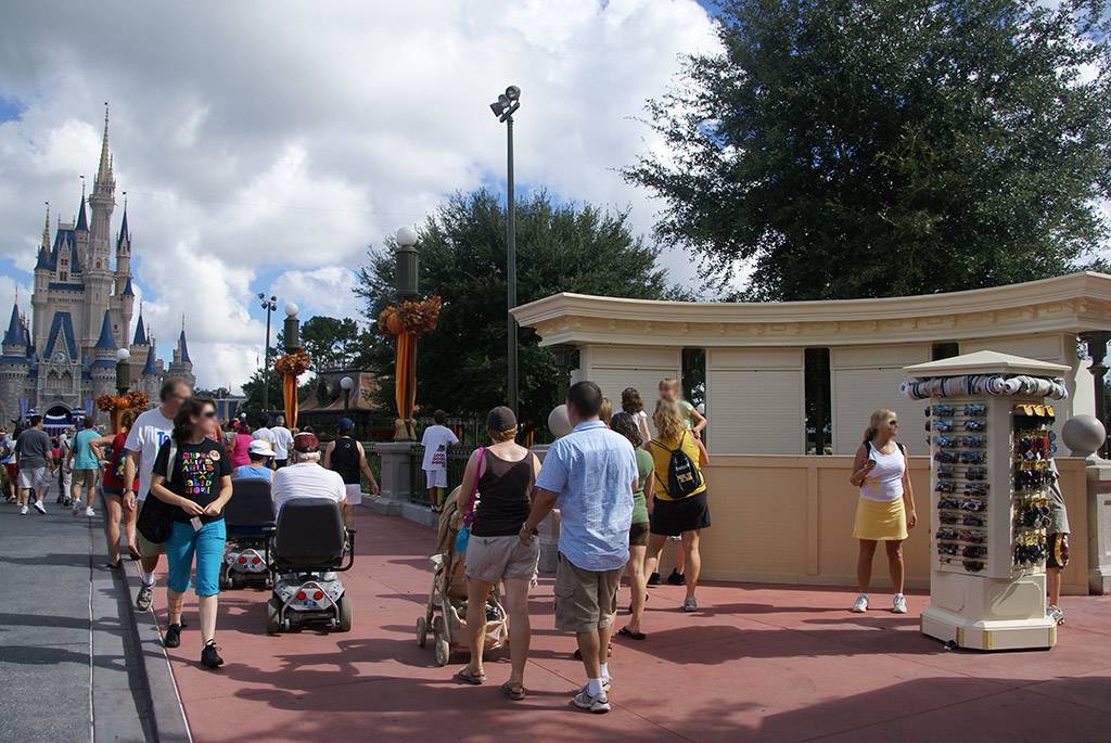 New Tip Board for the Magic Kingdom? - UPDATE - It's a merchandise location