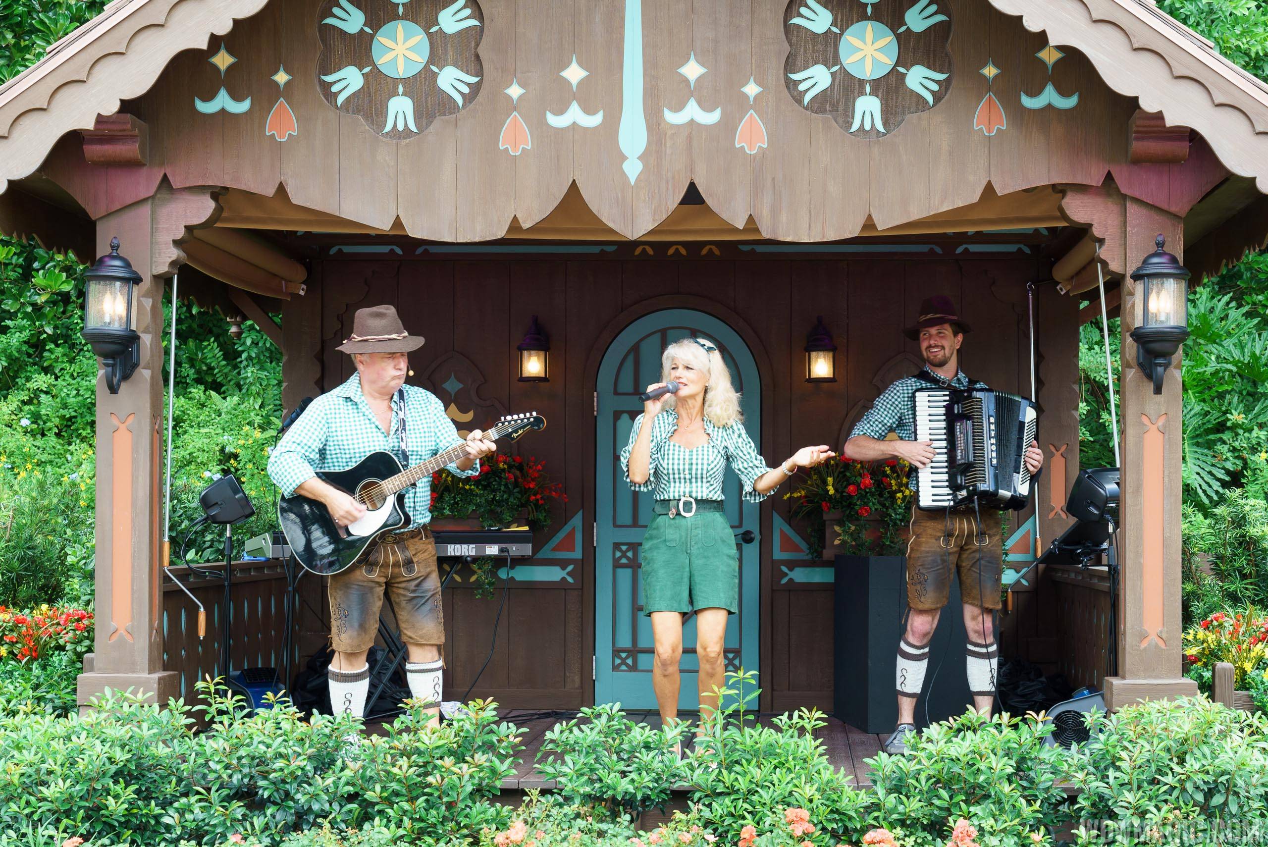 Margret Almer and The Bavarian Band overview