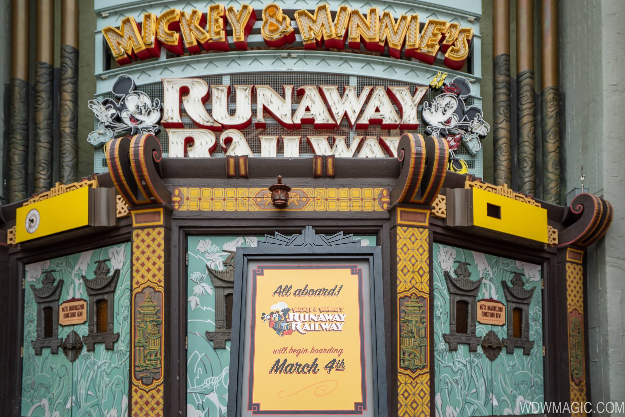 Mickey and Minnie's Runaway Railway marquee sign