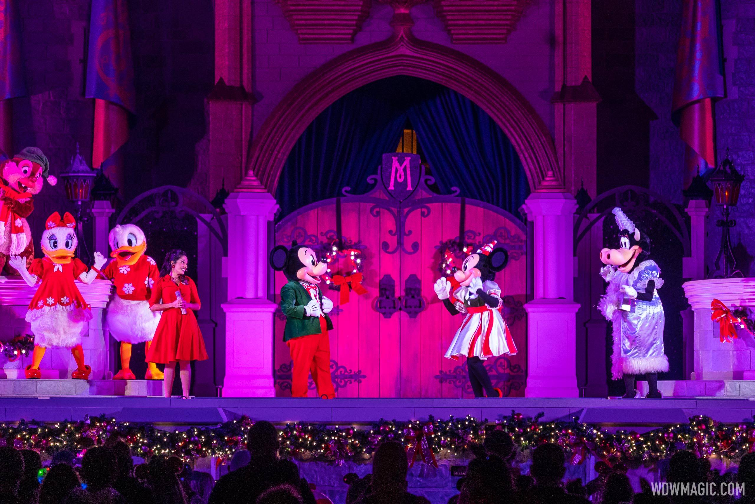 Mickey and Minnie's Very Merry Memories