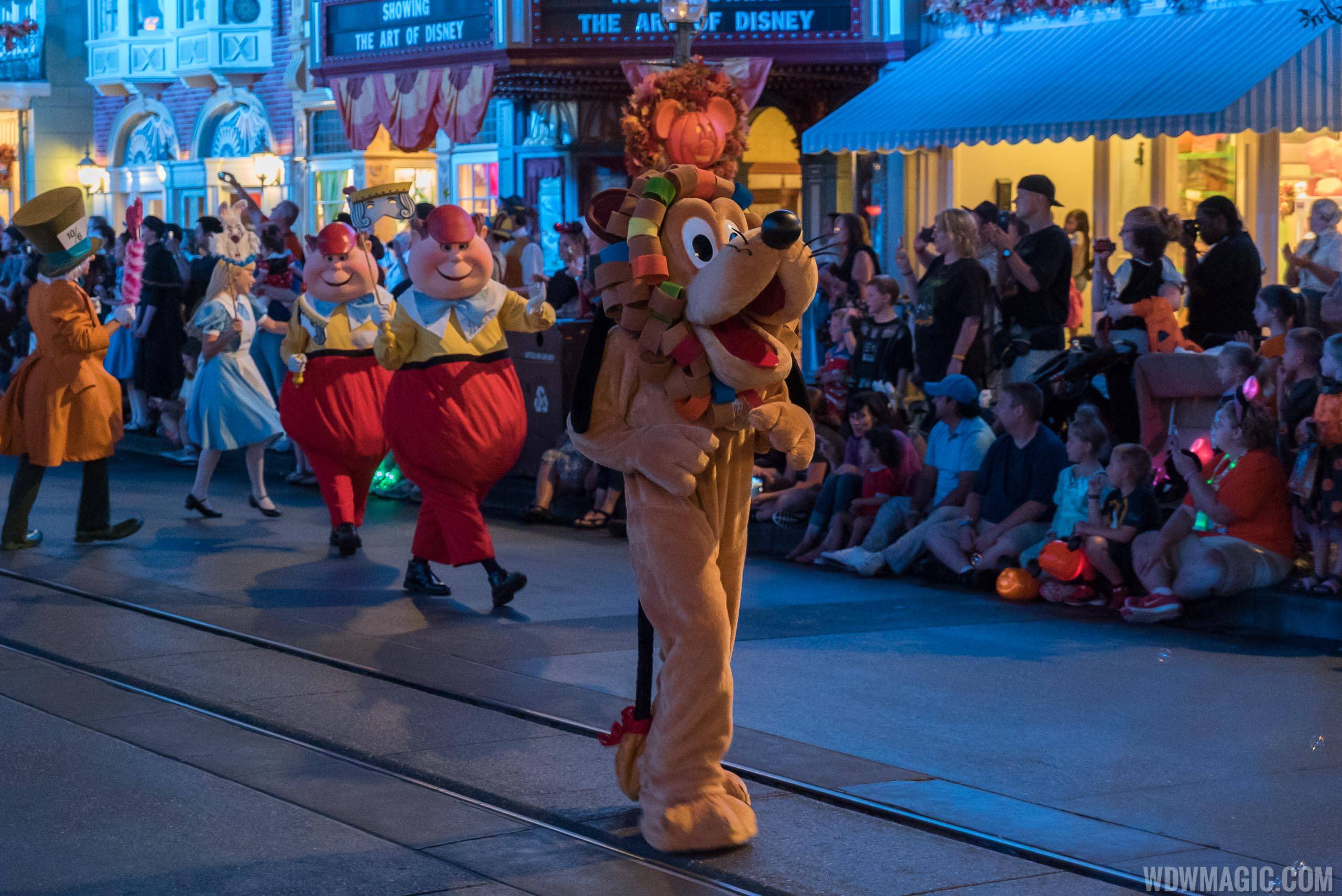 Mickey's Boo to You Halloween Parade - Pluto, Tweedles, Alice and Mad Hatter