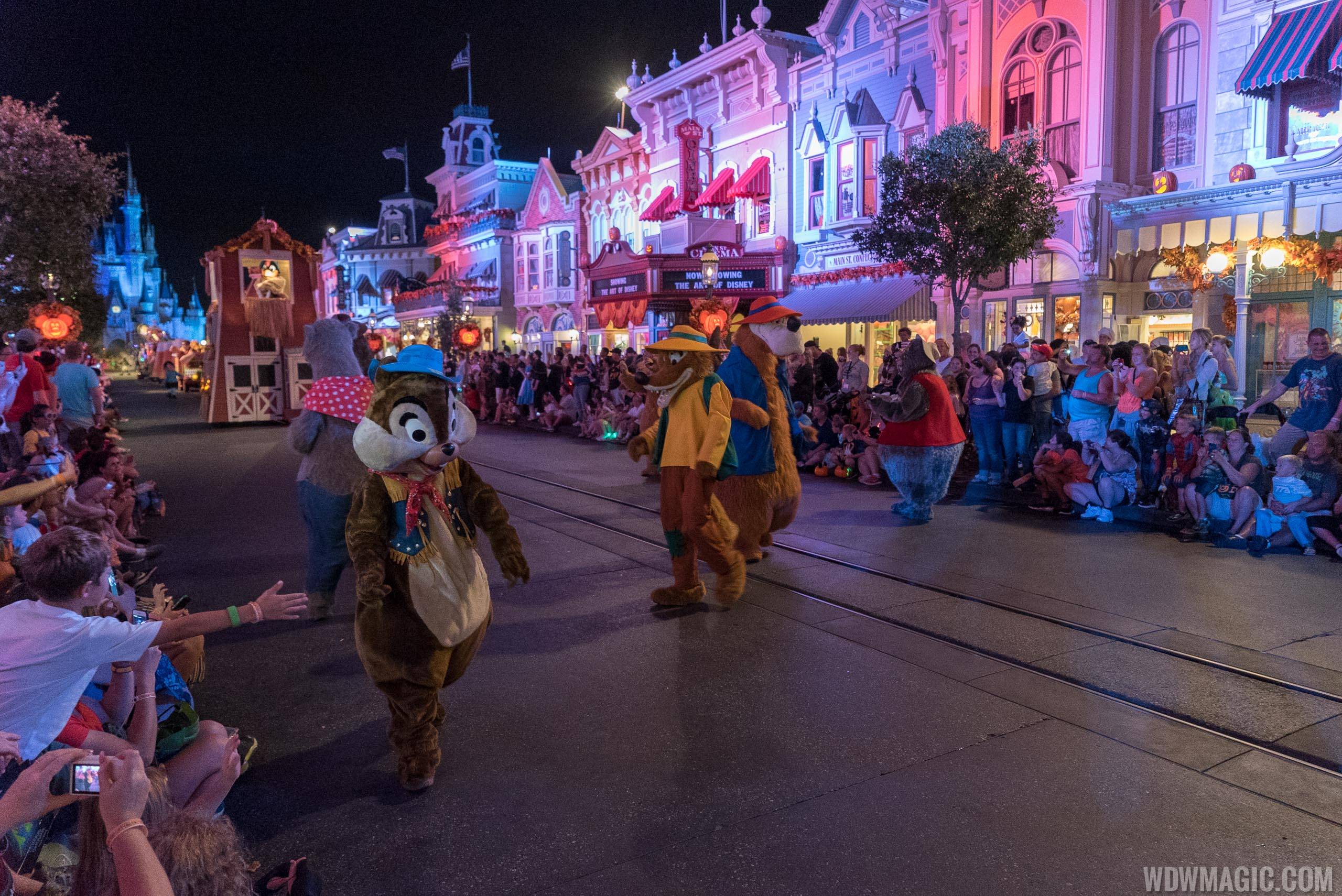 Mickey's Boo to You Halloween Parade - Chip, Dale, Brer Fox, Brer Bear, Big Al