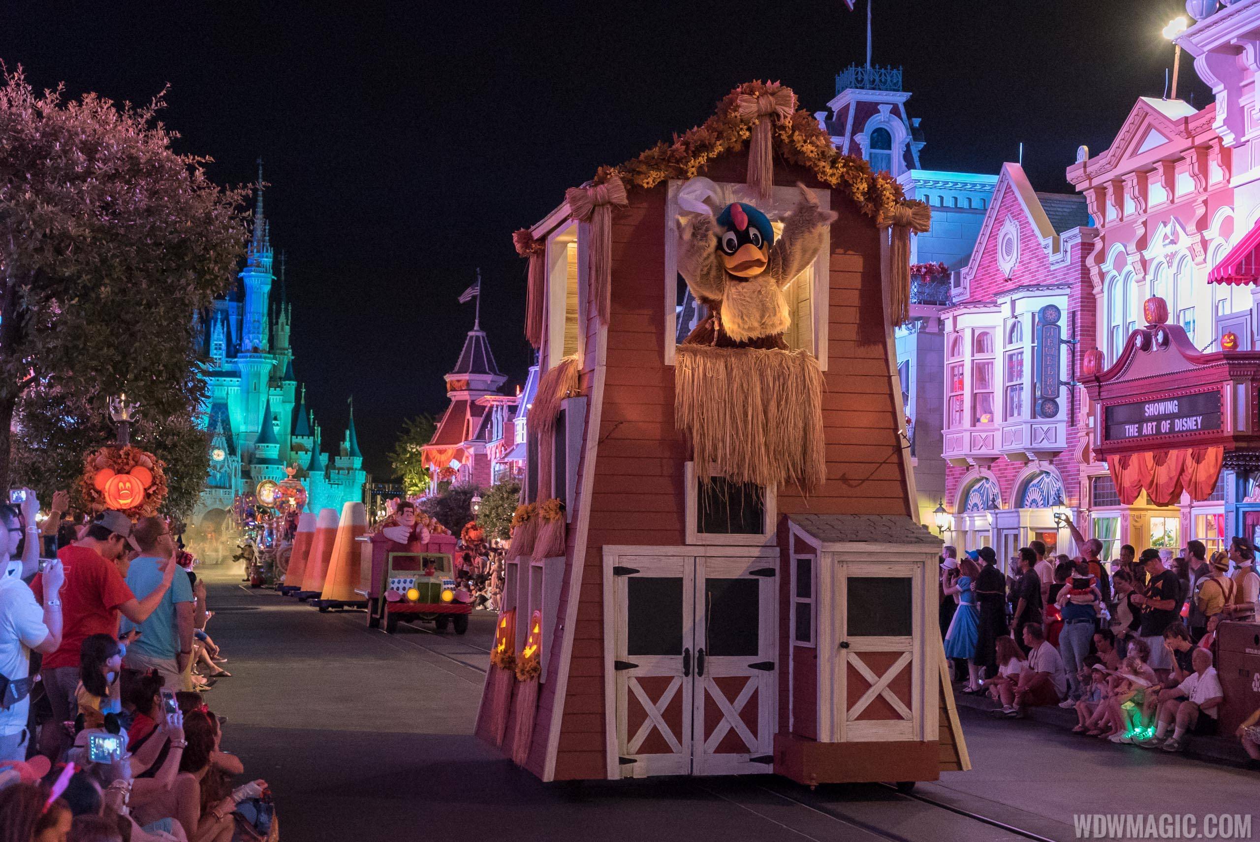 Mickey's Boo to You Halloween Parade - Clara Cluck