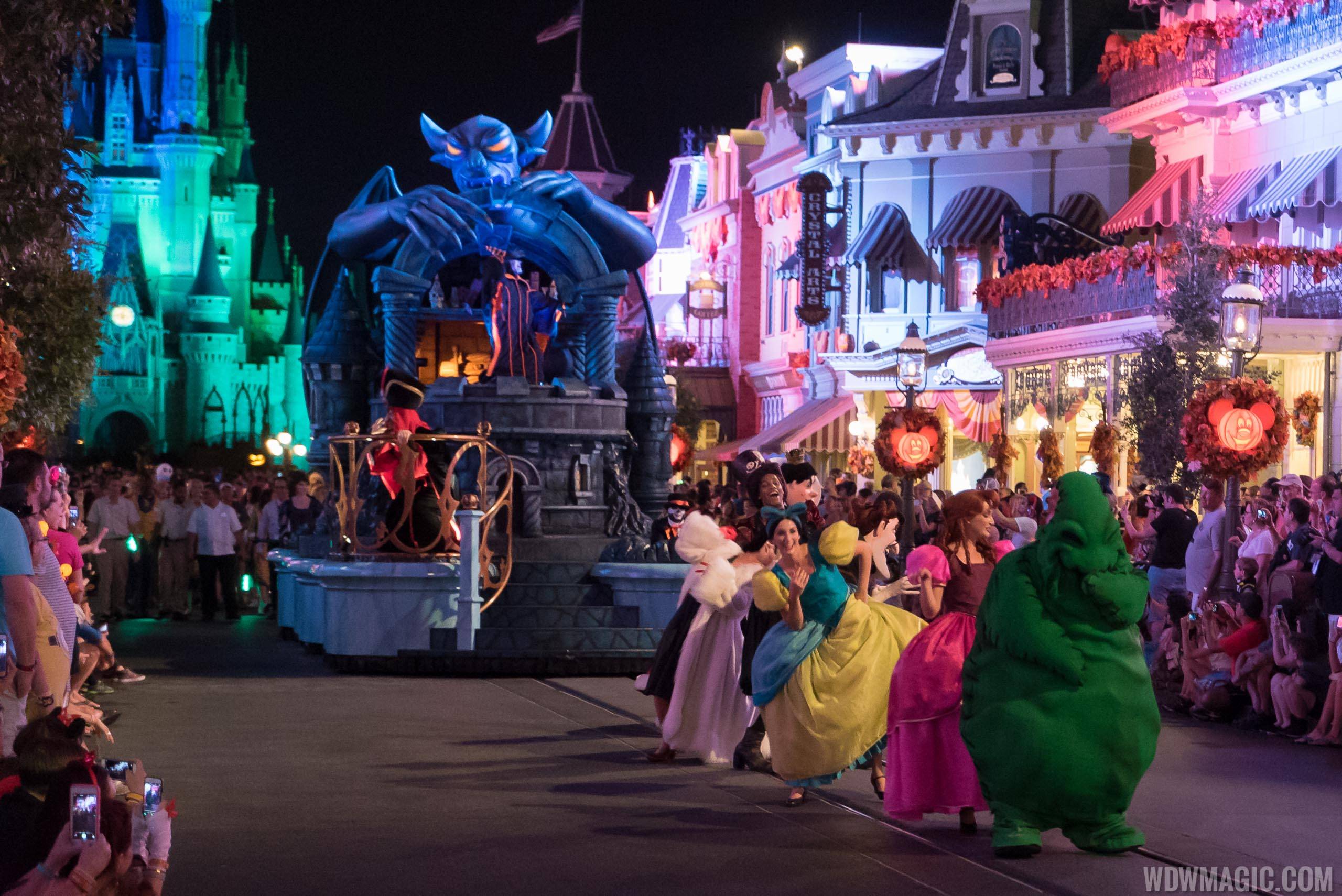 Mickey's Boo to You Halloween Parade - Oogie Boogie and the Step Sisters