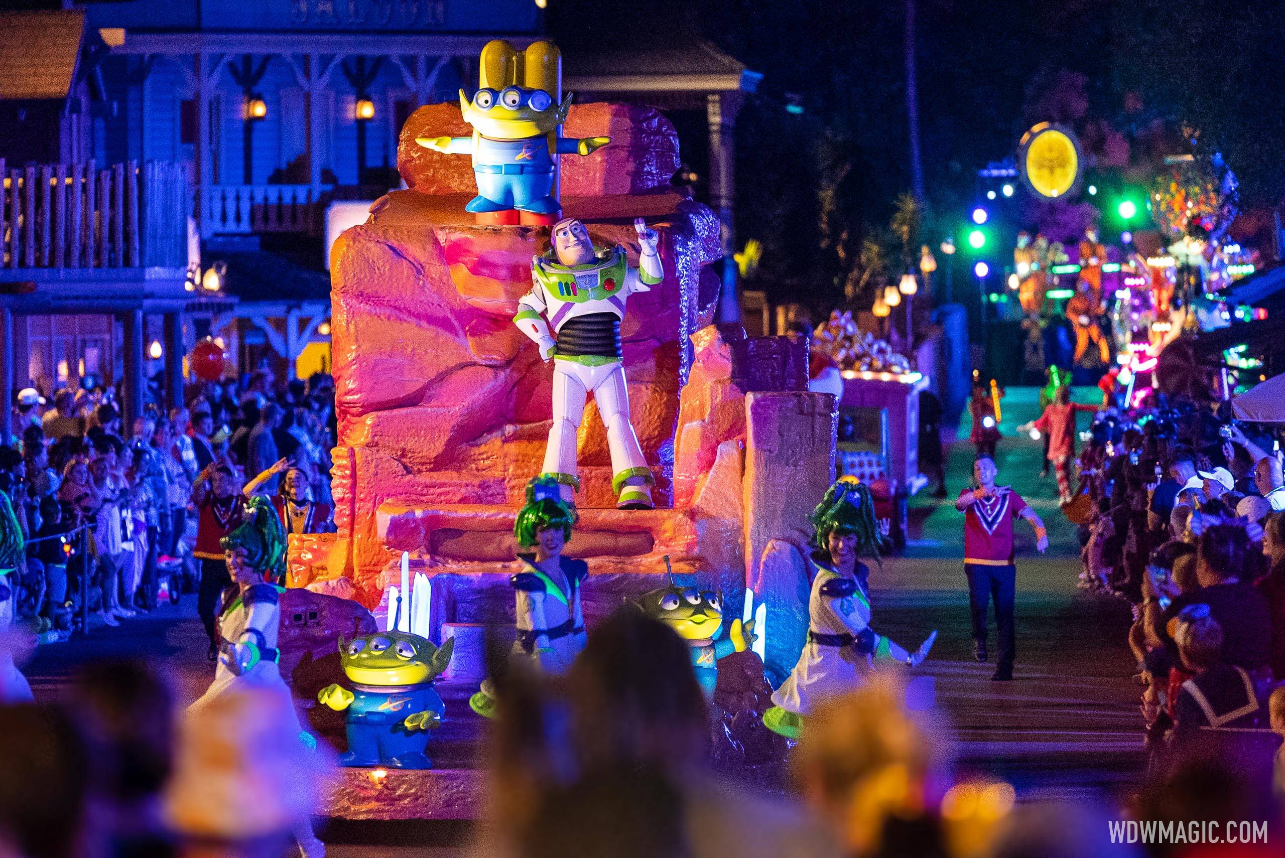 Mickey's Boo-To-You Halloween Parade - Buzz Lightyear