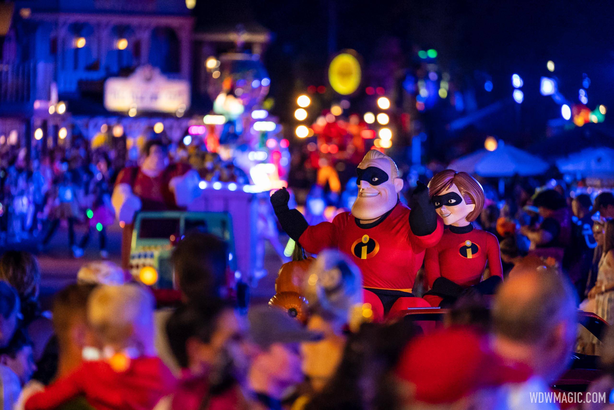 Mickey's Boo-To-You Halloween Parade - The Incredibles