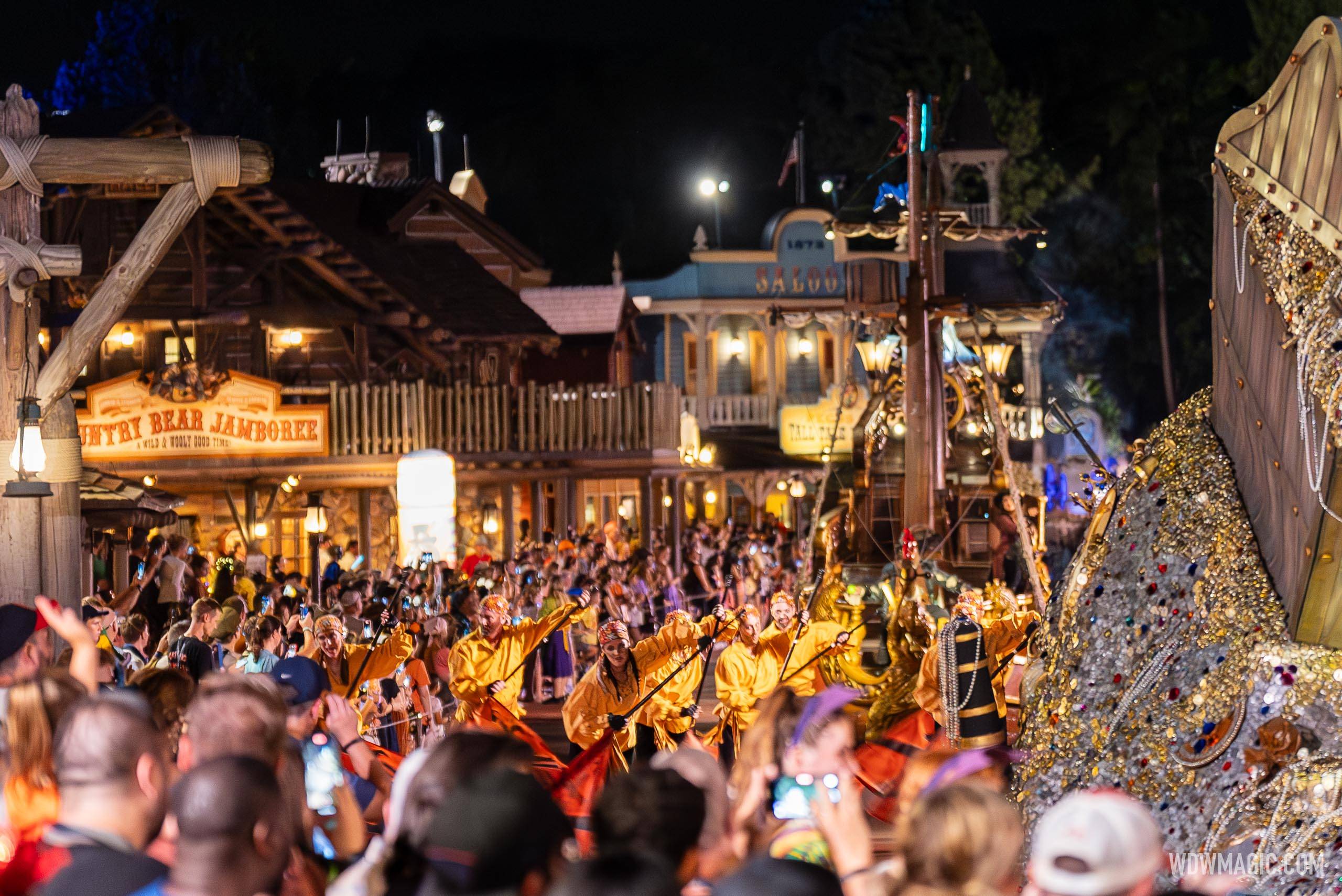 Mickey's Boo-to-You Halloween Parade 2023 - Frontierland