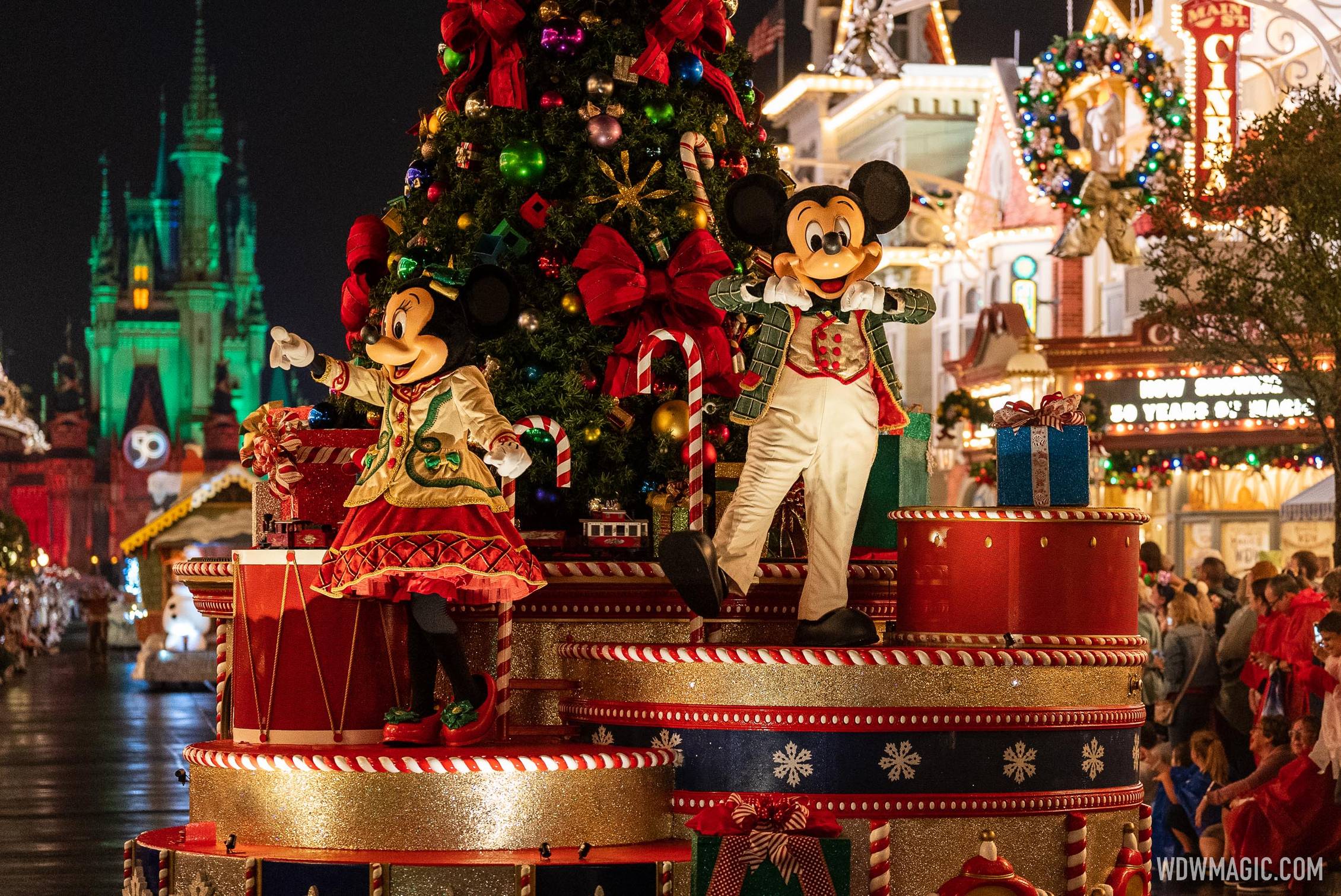 Mickeys-Once-Upon-a-Christmastime-Parade_Full_49255.jpg