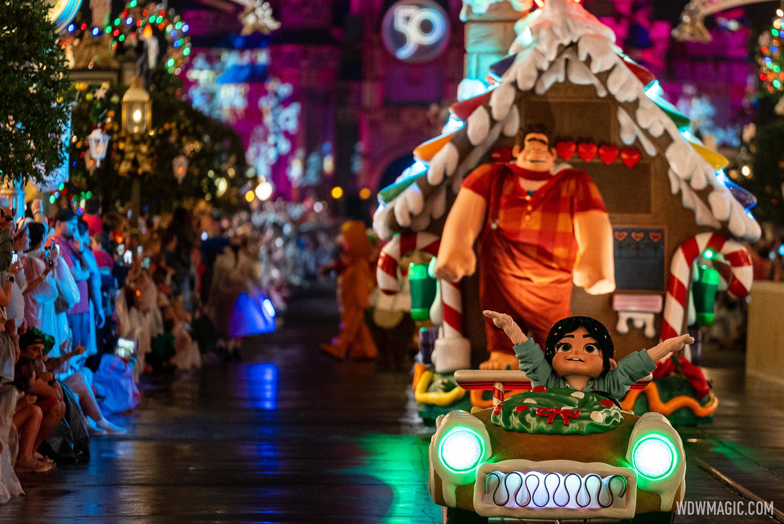 VIDEO - The 2011 Mickey's Once Upon A Christmastime Parade