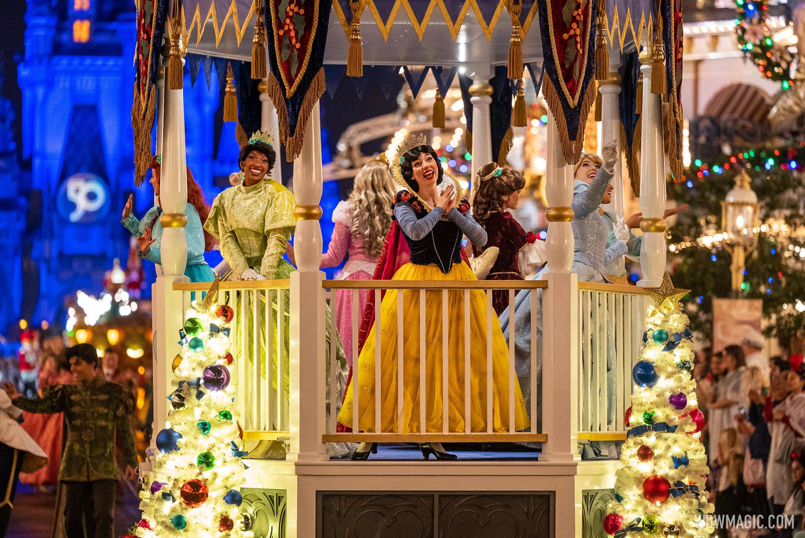 Mickey’s Once Upon a Christmastime Parade to be shown during regular park hours from Dec 19th to Dec 31st 2009