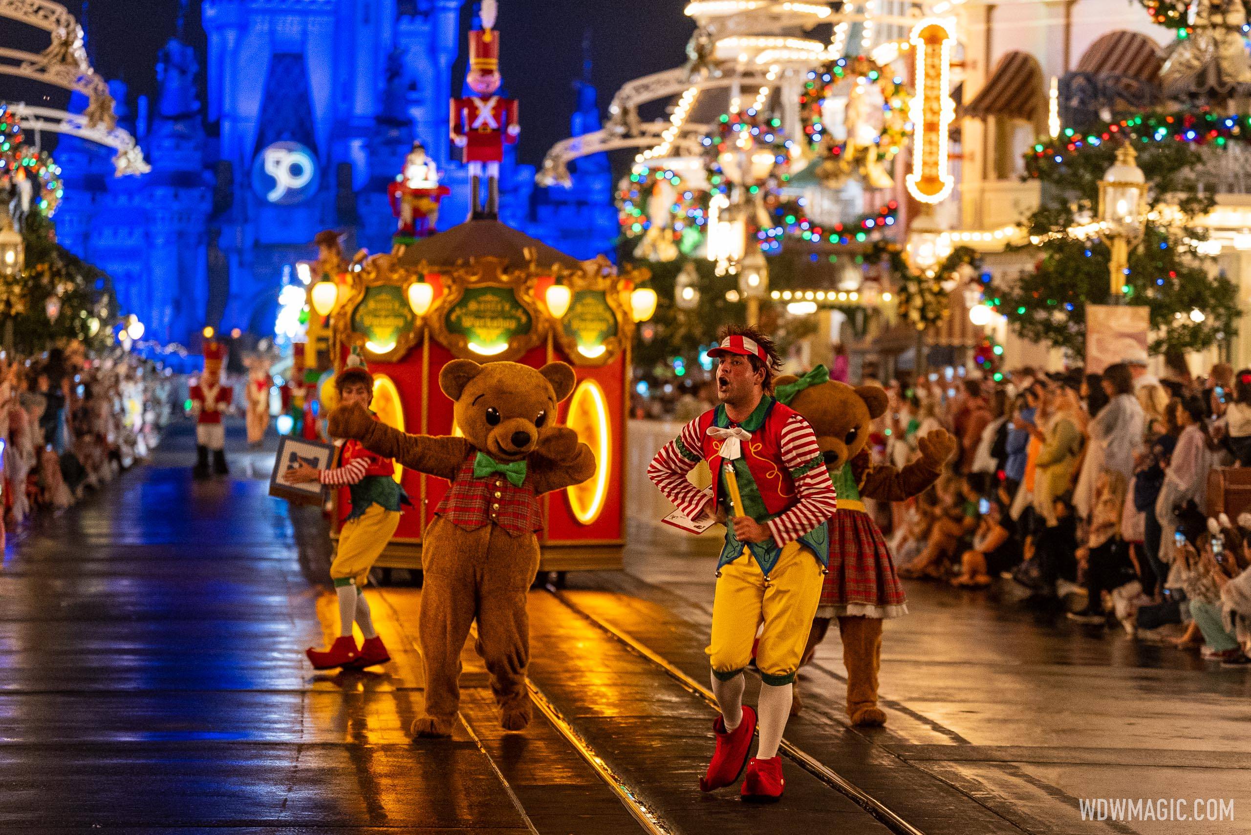 Mickey’s Once Upon a Christmastime Parade to be shown during regular park hours from Dec 19th to Dec 31st 2009