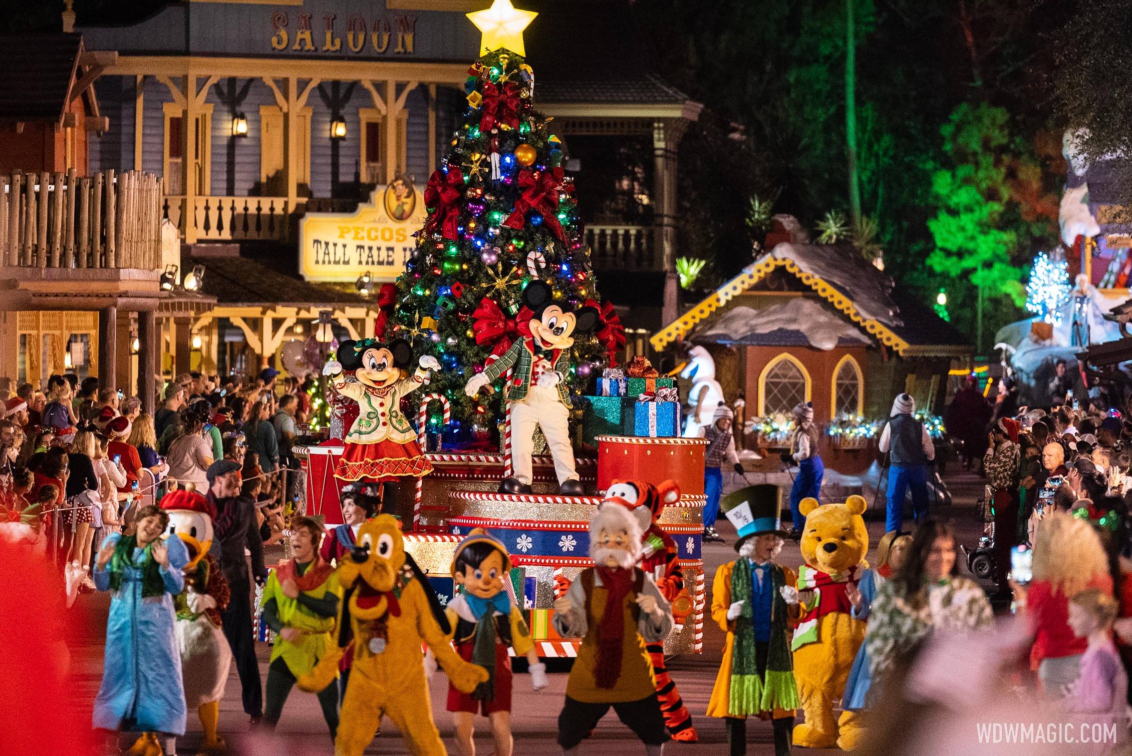 Mickeys-Once-Upon-a-Christmastime-Parade_Full_49522.jpg