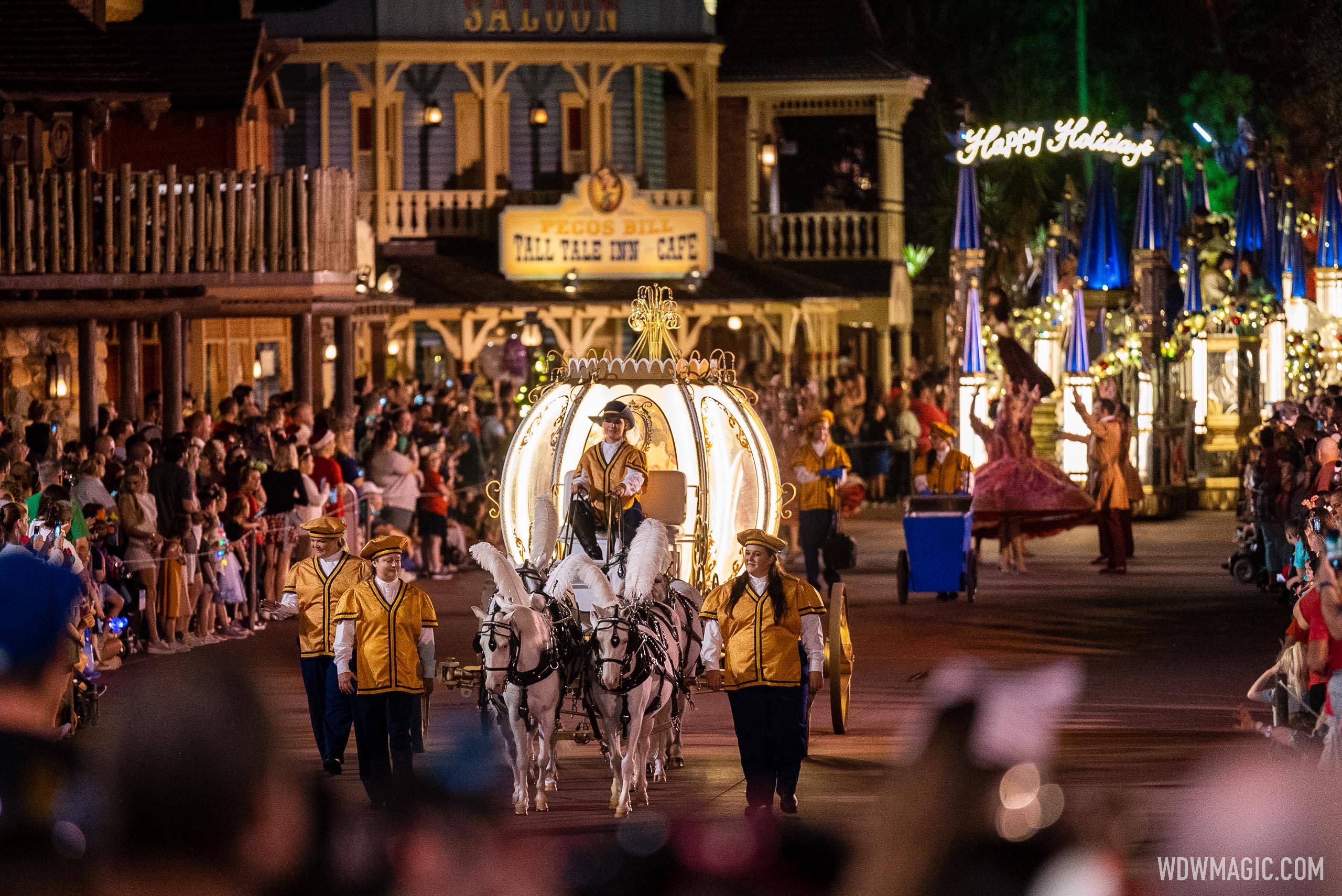 Mickey's Once Upon a Christmastime Parade 2022 - Frontierland