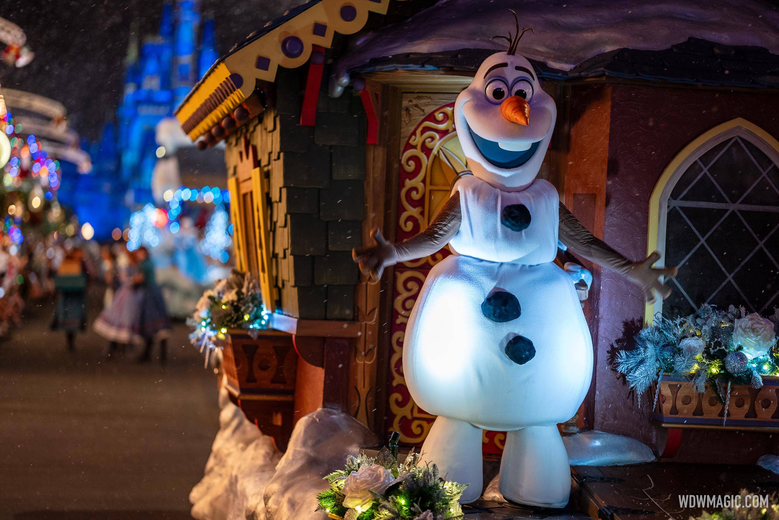 Mickey's Once Upon a Christmastime Parade 2024 - Main Street U.S.A.