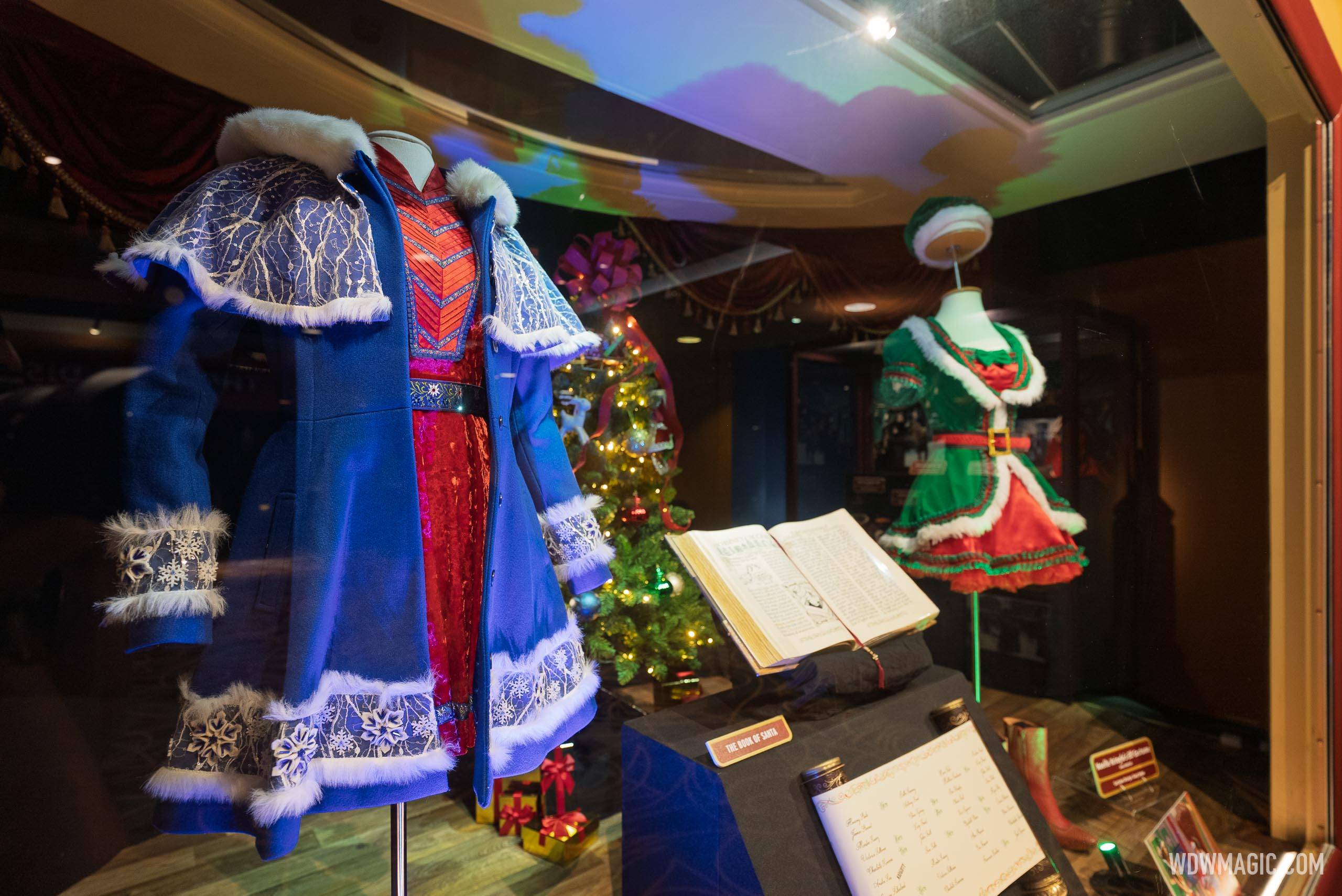 Walt Disney Presents - Disney Takes A Holiday