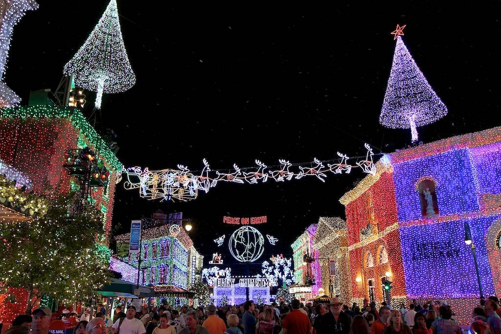VIDEO - New additions for 2011 make the Osborne Lights better than ever