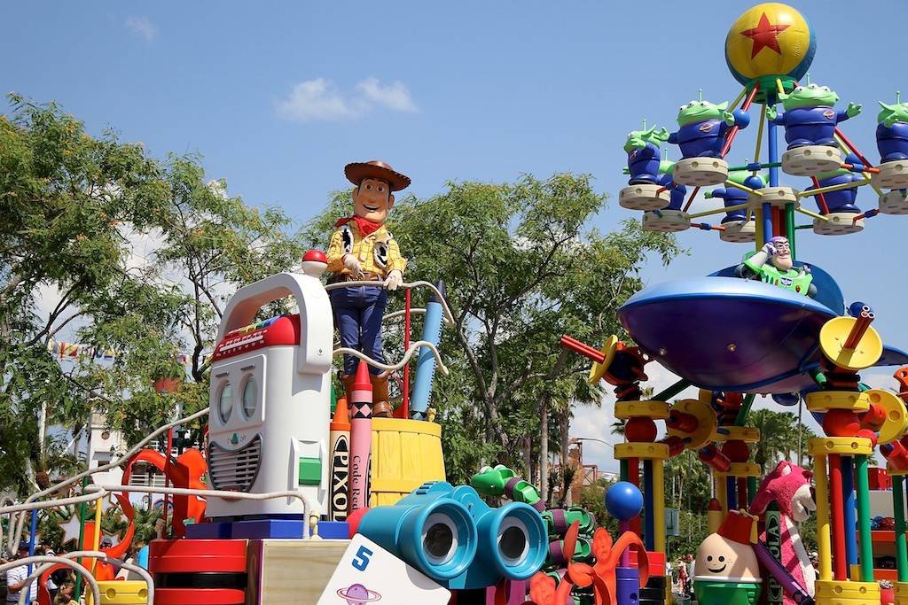PHOTOS - Pixar Pals Countdown To Fun! parade changes direction