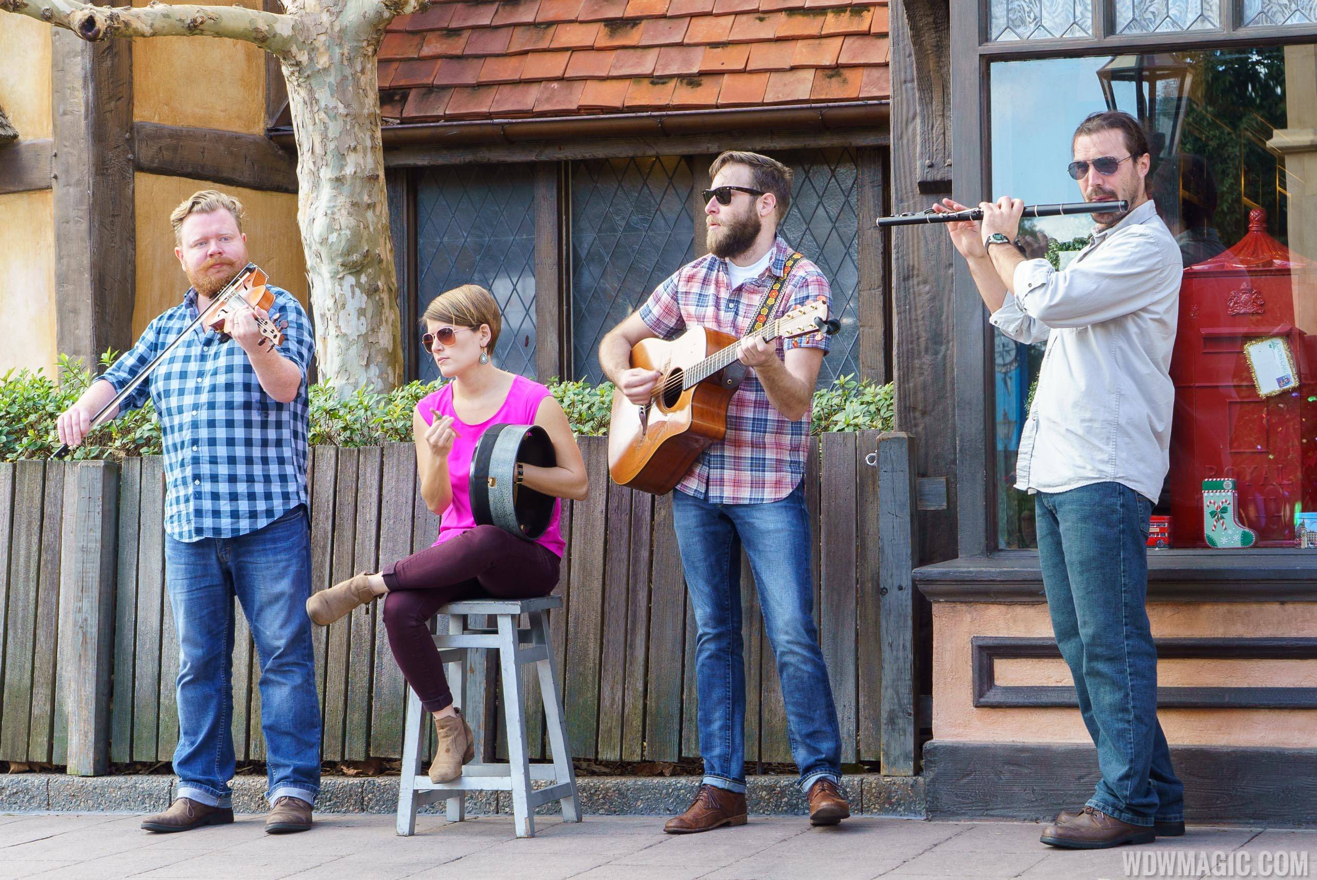 VIDEO - New acoustic group Quickstep debuts at Epcot's United Kingdom Pavilion