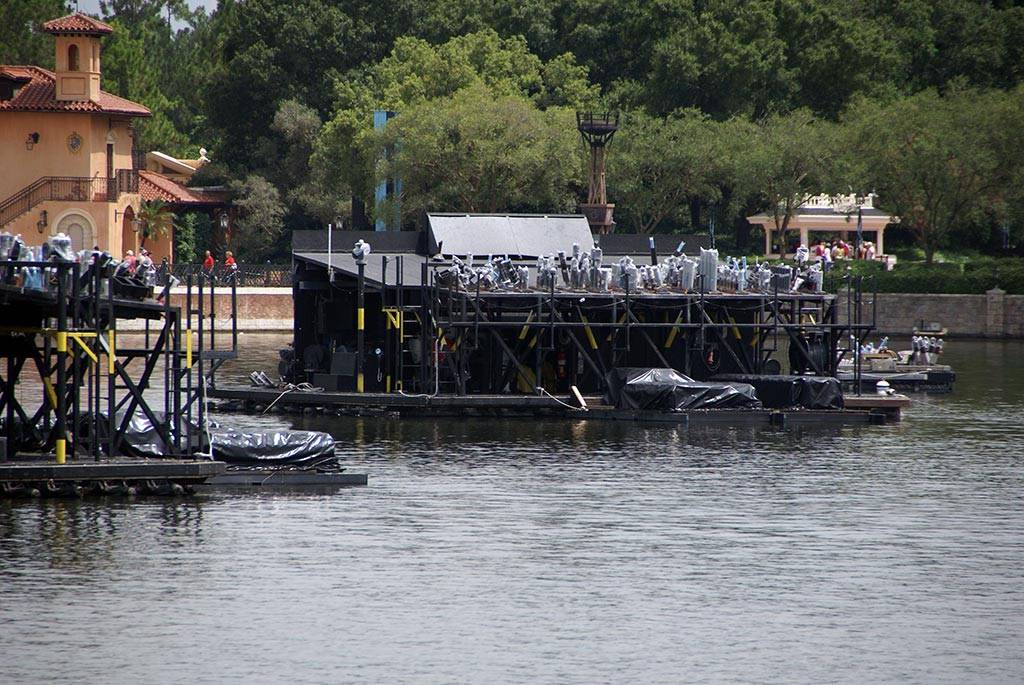 Fountain Maxi Barge with the extra July 4 launcher attached to the rear.
