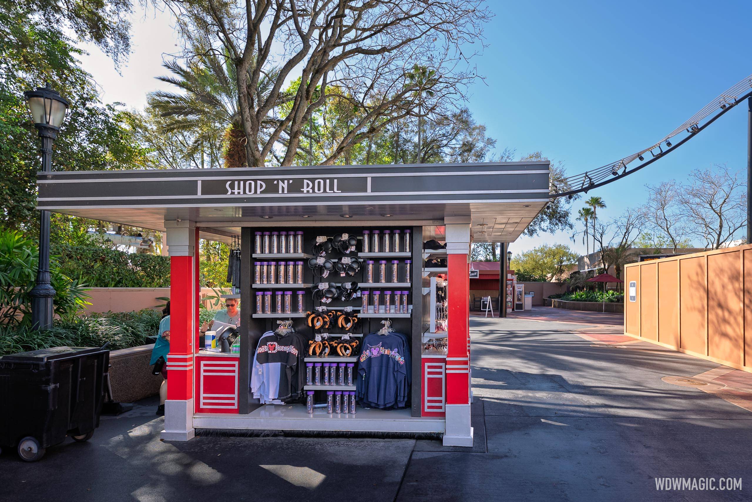 Rock 'n' Roller Coaster Closed - A Look Around the Courtyard