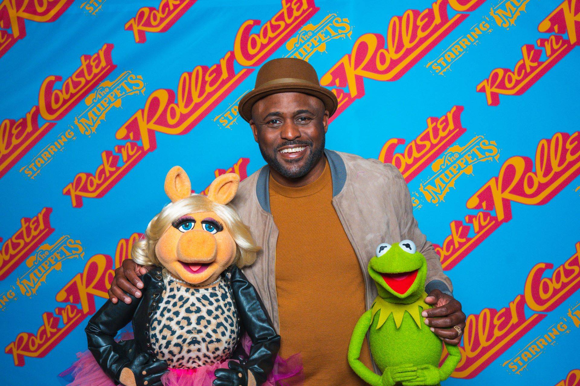 Wayne Brady with Kermit and Miss Piggy