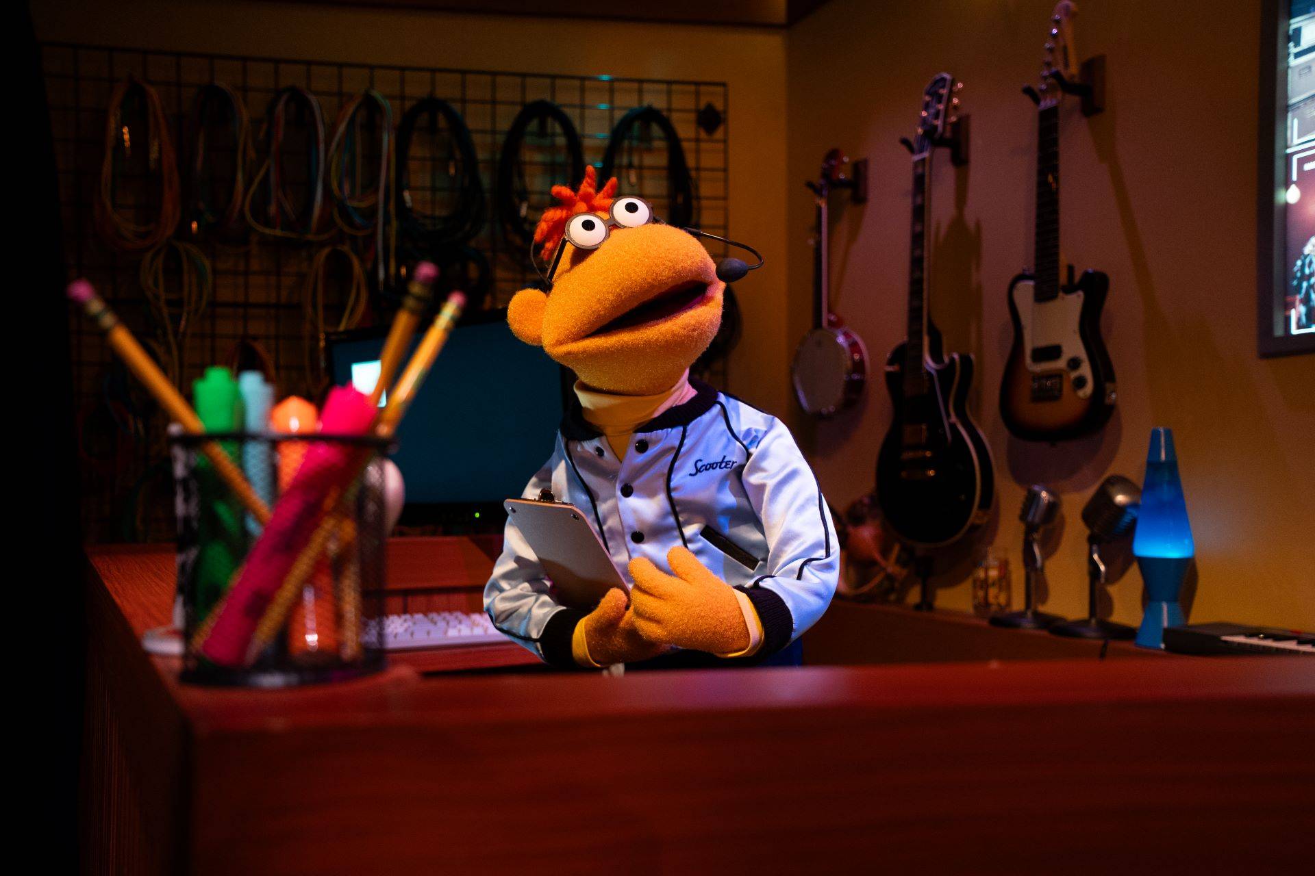 First Video of Rock 'n' Roller Coaster Muppets Preshow Shows Off Jaw-Dropping Scooter Animatronic