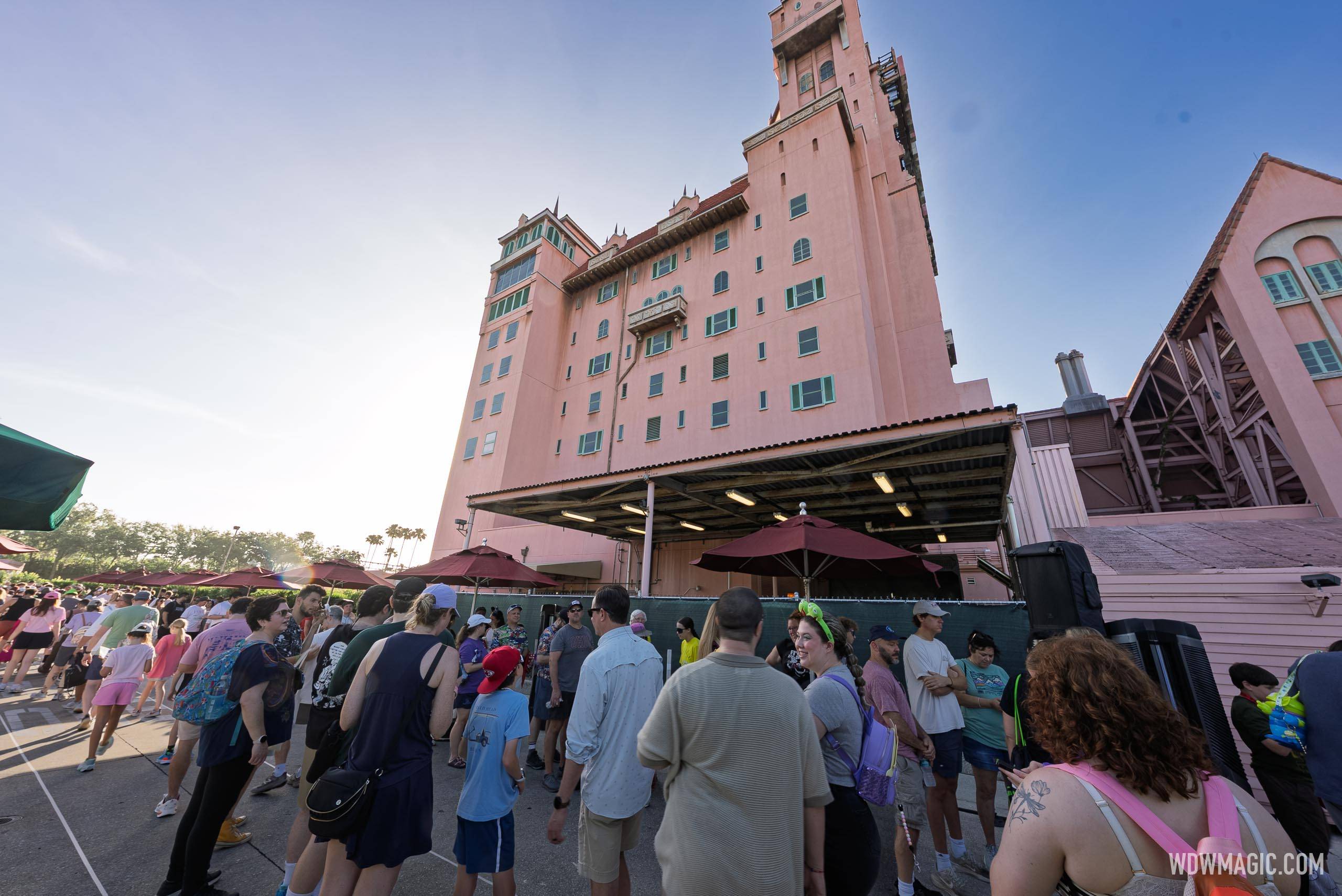 Rock 'n' Roller Coaster Starring The Muppets Opening Day Crowds