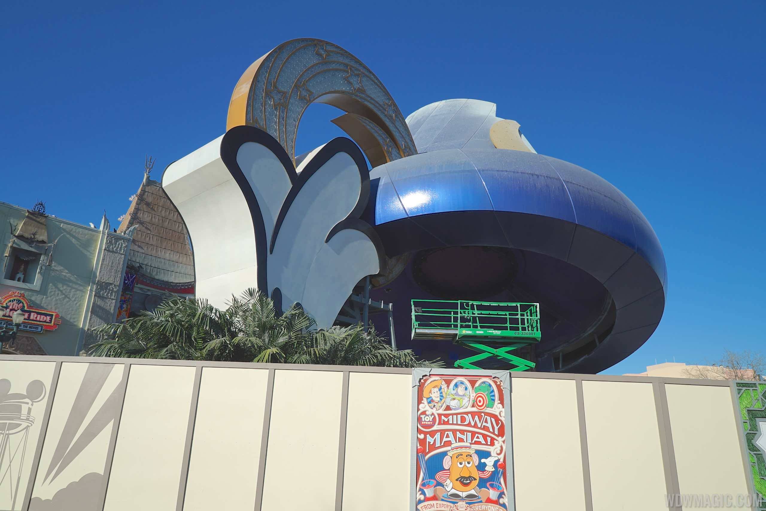 PHOTOS - Sorcerer Mickey Hat icon demolition at Disney's Hollywood Studios