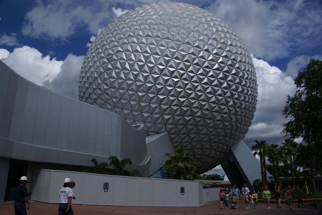 Former wand-side of Spaceship Earth walkway reopens