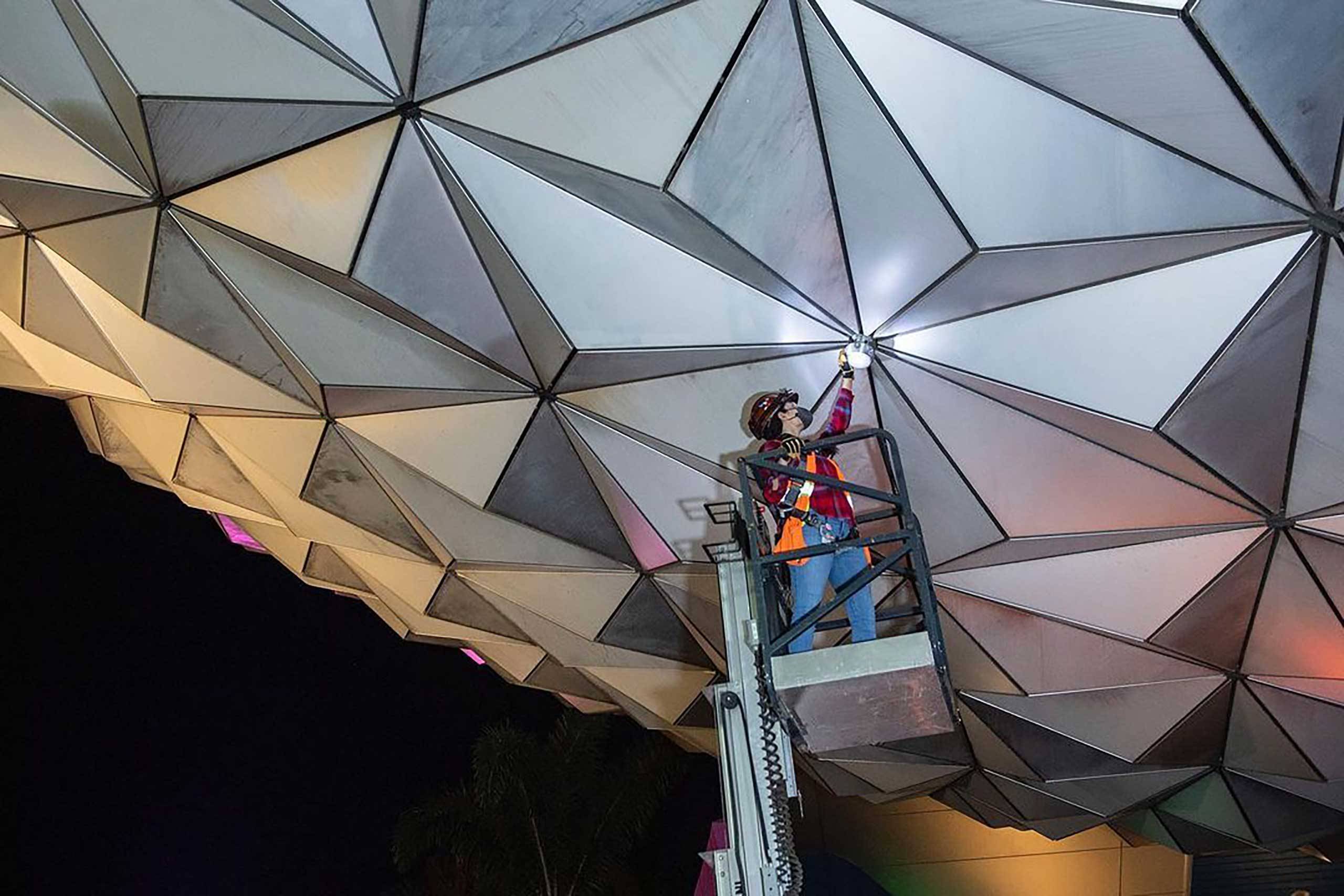 Spaceship Earth point of light install