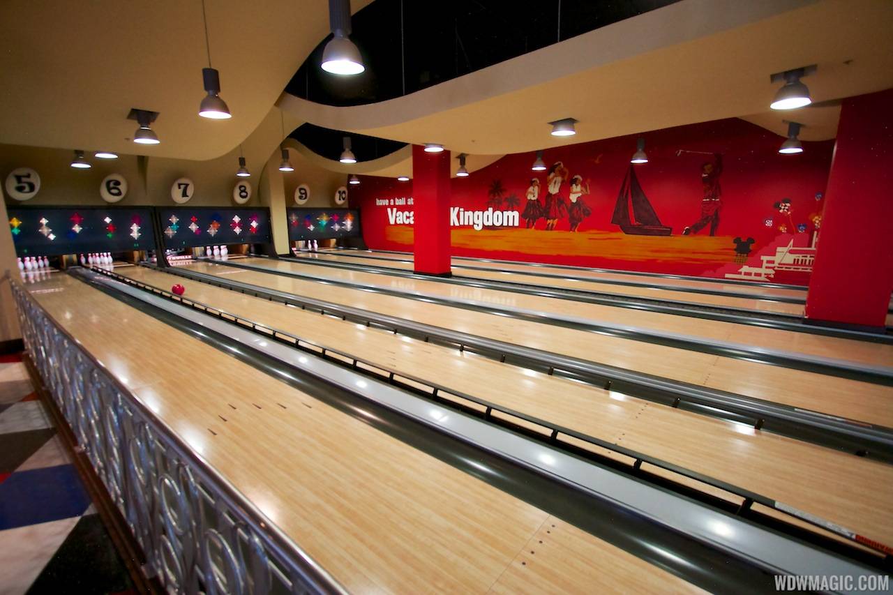 Splitsville lower level bowling lanes
