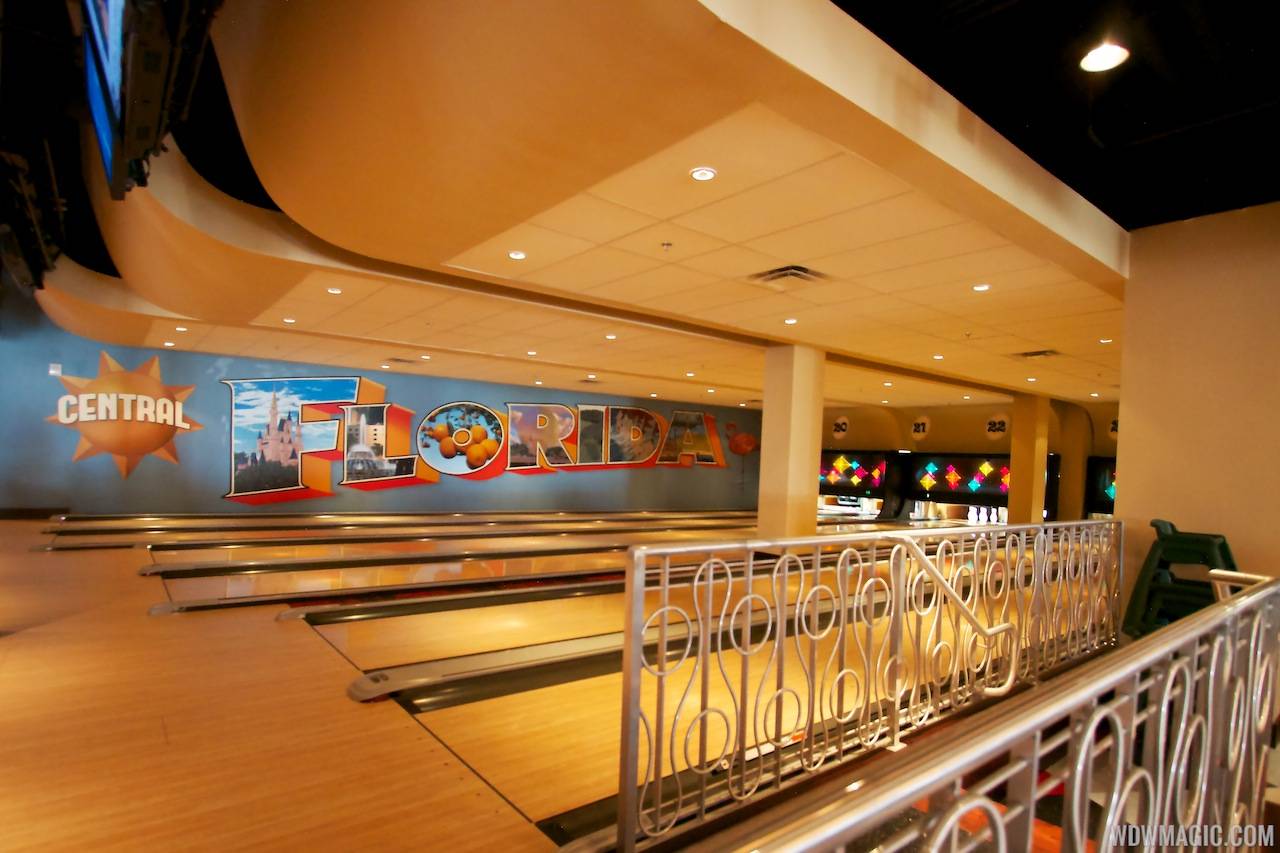 Splitsville upper level bowling lanes