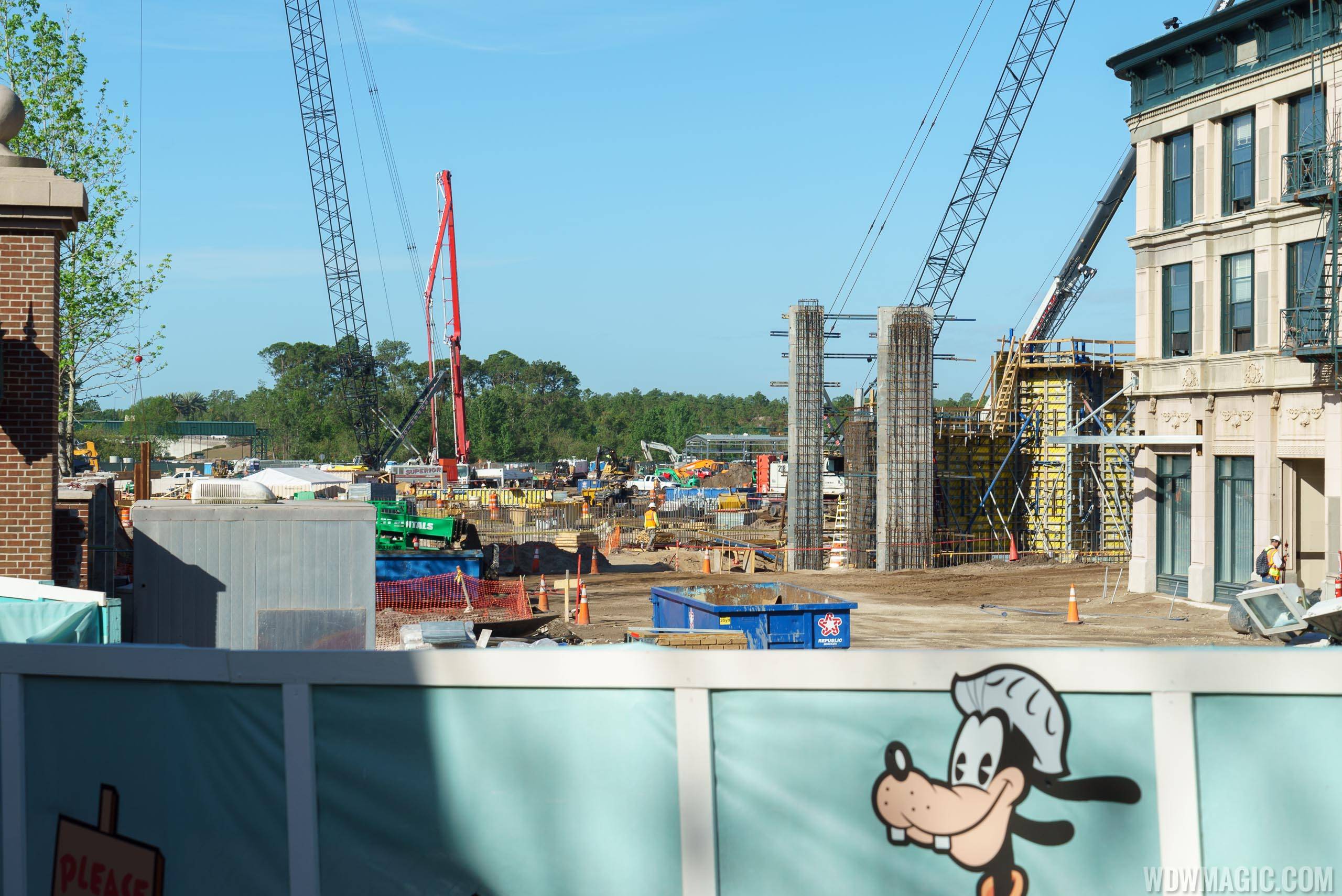PHOTOS - A look along the old Streets of America at Star Wars and Toy Story Land construction