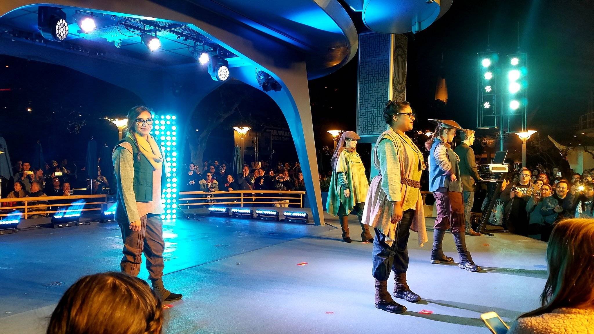 PHOTOS - First look at Star Wars Galaxy's Edge cast member costumes