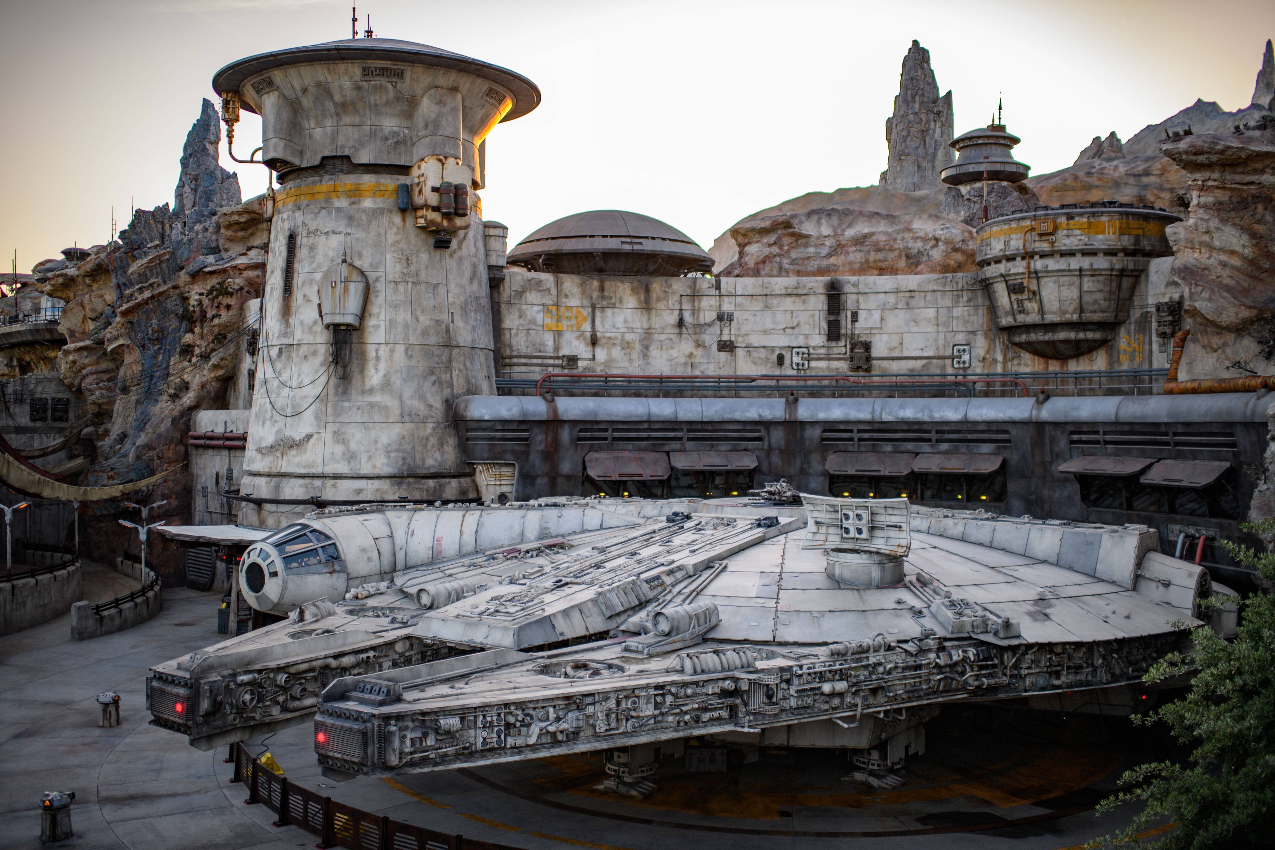 VIDEO - Sunrise drone flight over Star Wars Galaxy's Edge at Disney's Hollywood Studios