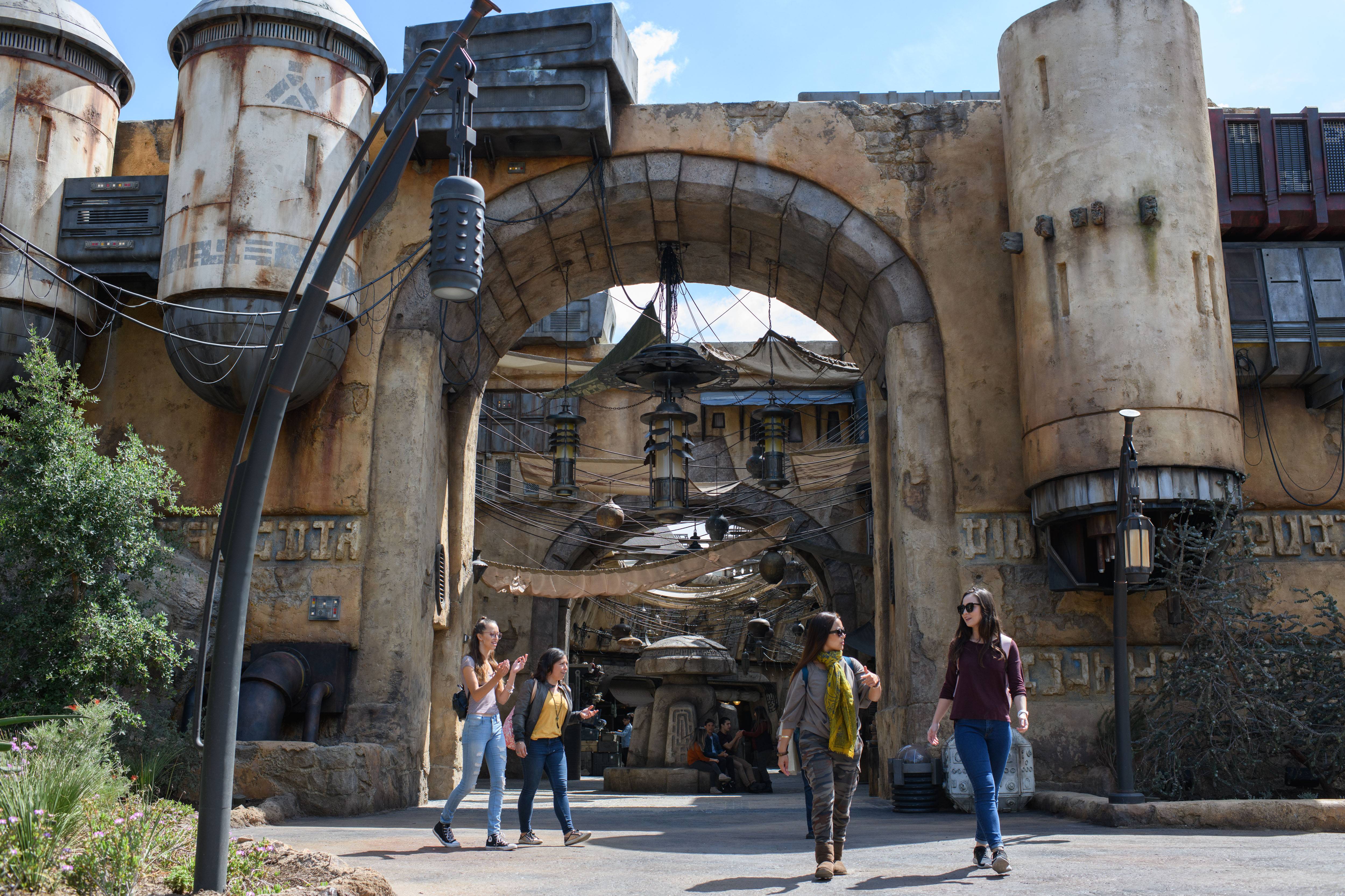 Star Wars Galaxy's Edge receives two Themed Entertainment Association awards