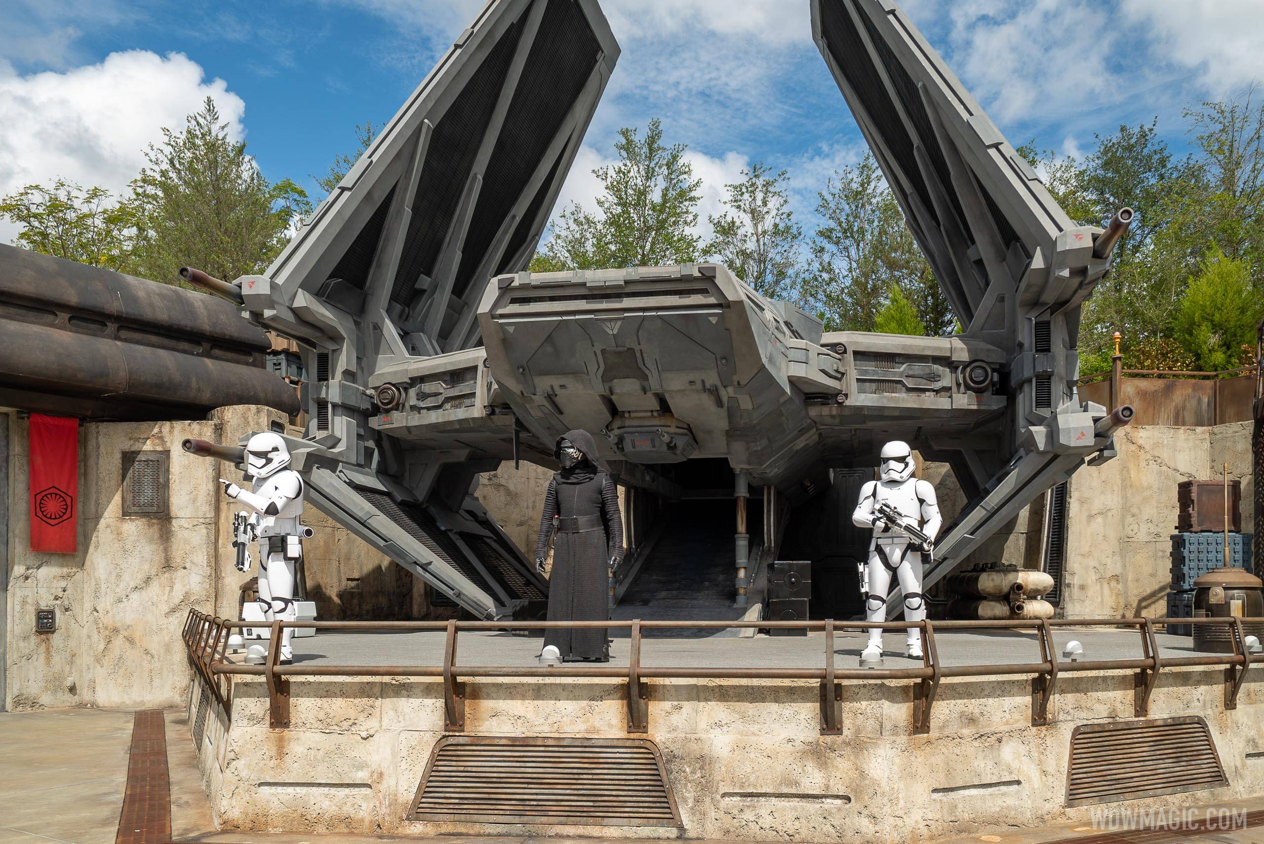 Star Wars Galaxy's Edge entertainment and characters - Summer 2020