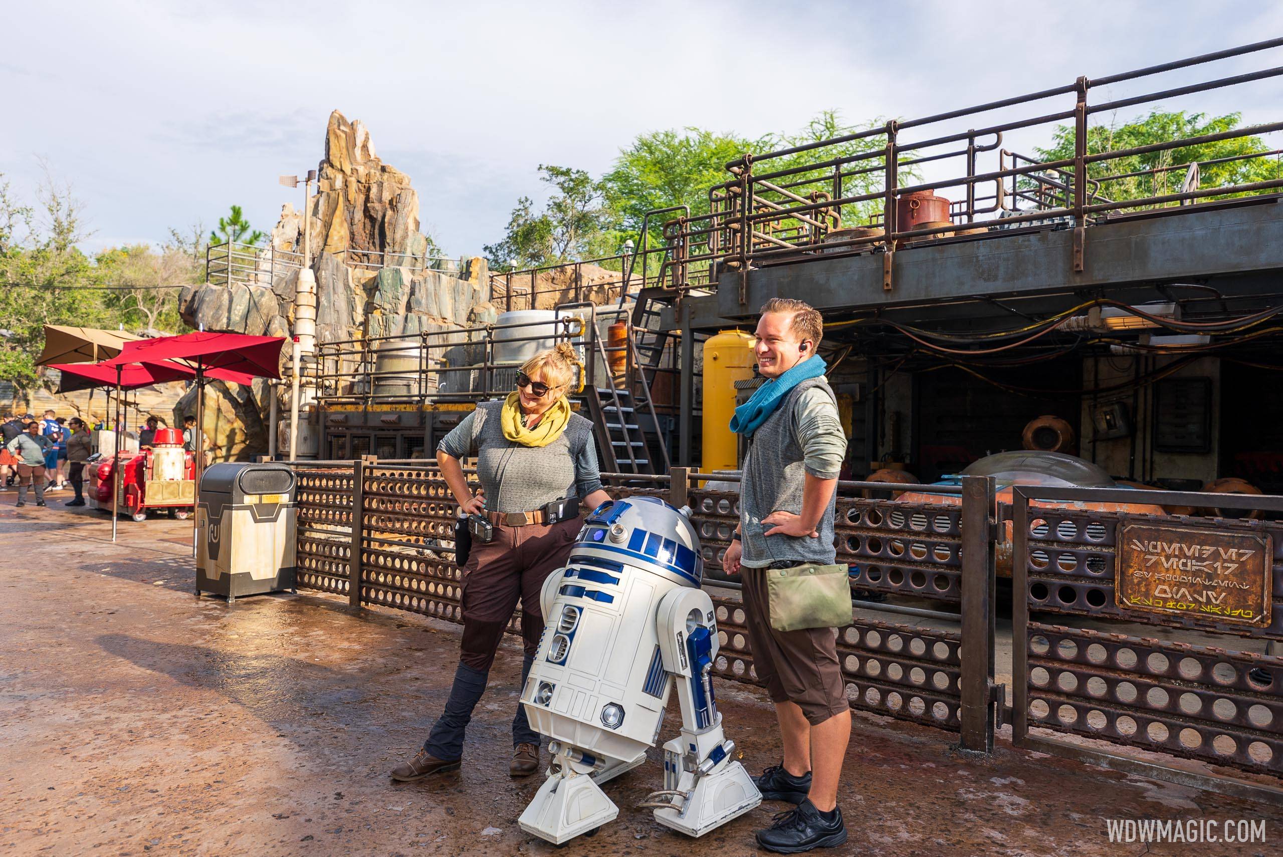 R2-D2 at Star Wars Galaxy's Edge