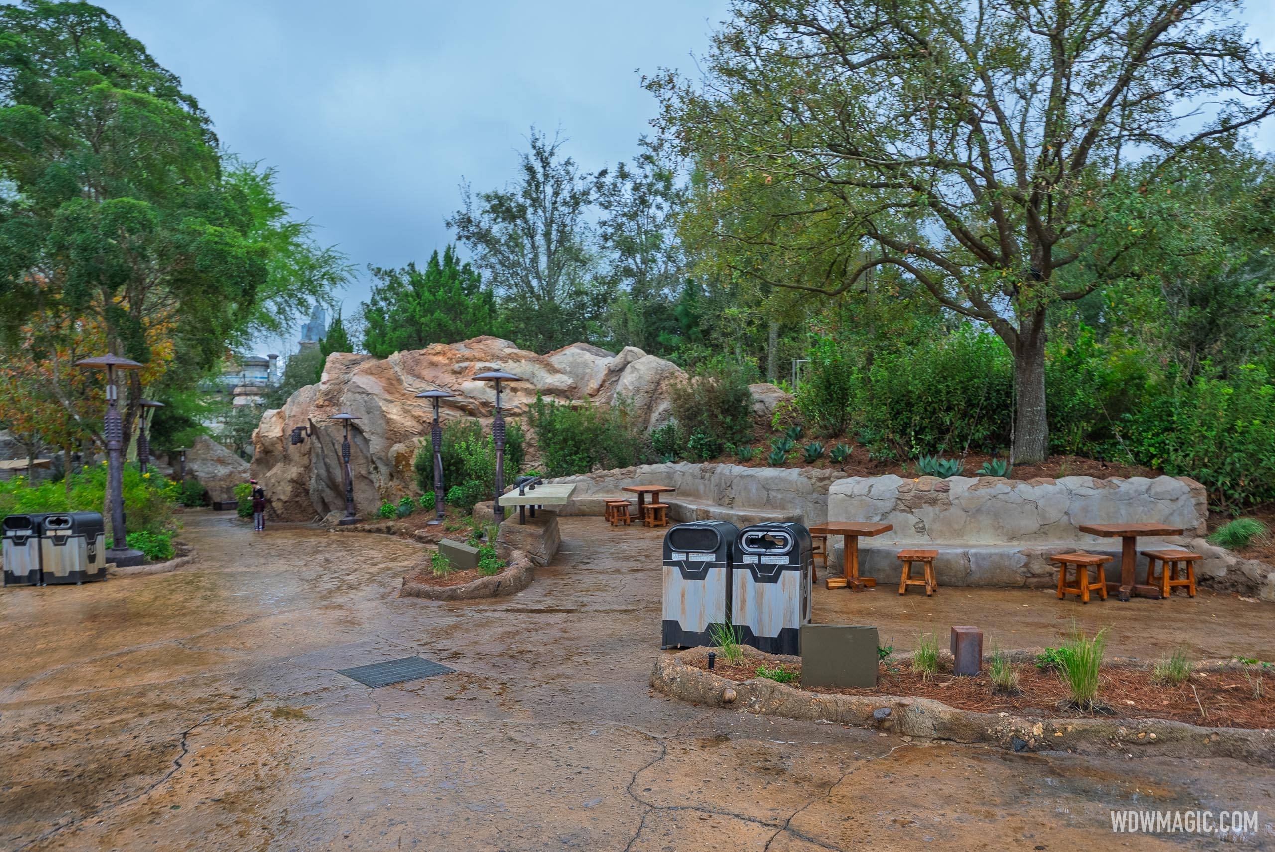 Star Wars Galaxy's Edge Seating Area Opens at Hollywood Studios