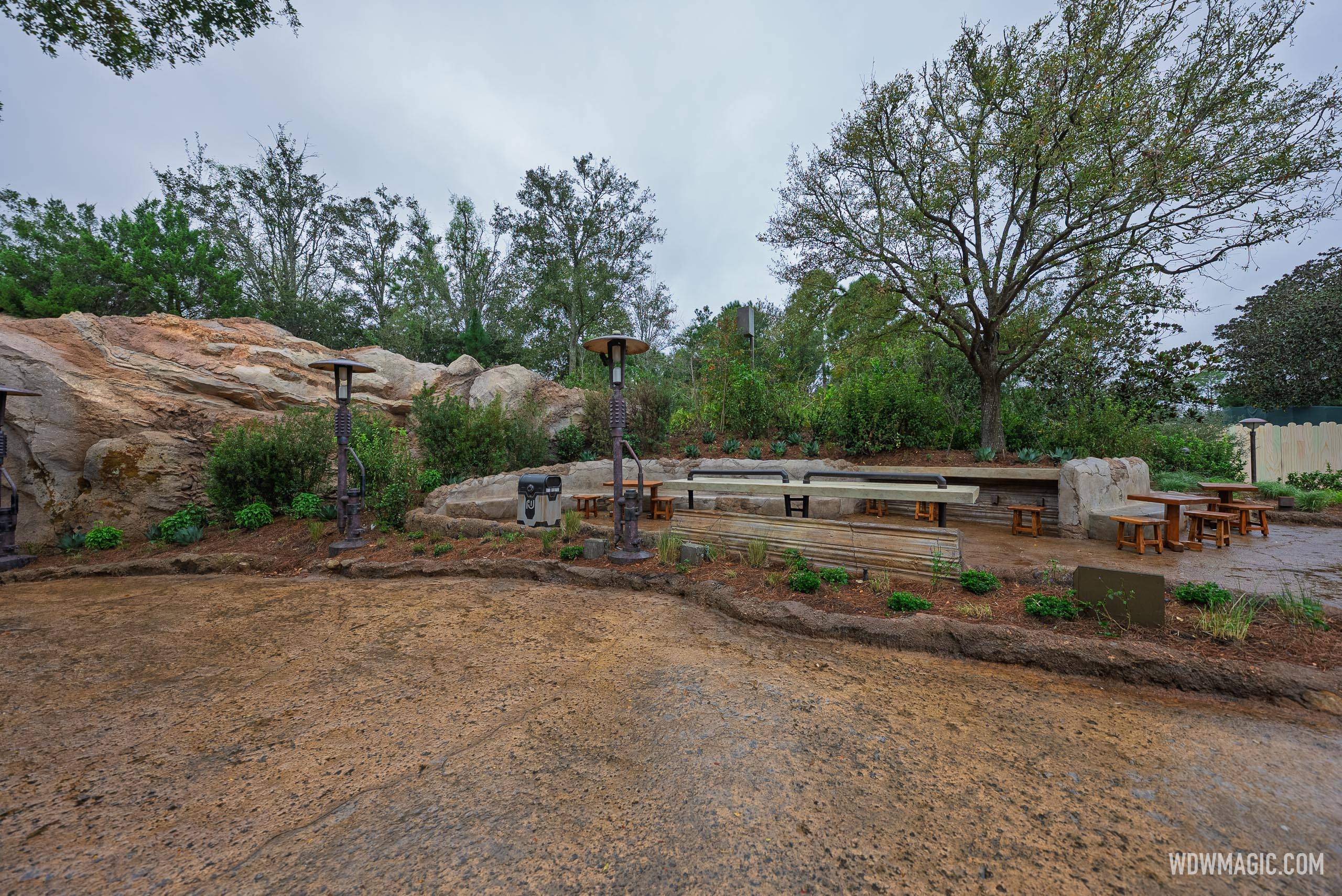 Star Wars Galaxy's Edge Seating Area Opens at Hollywood Studios