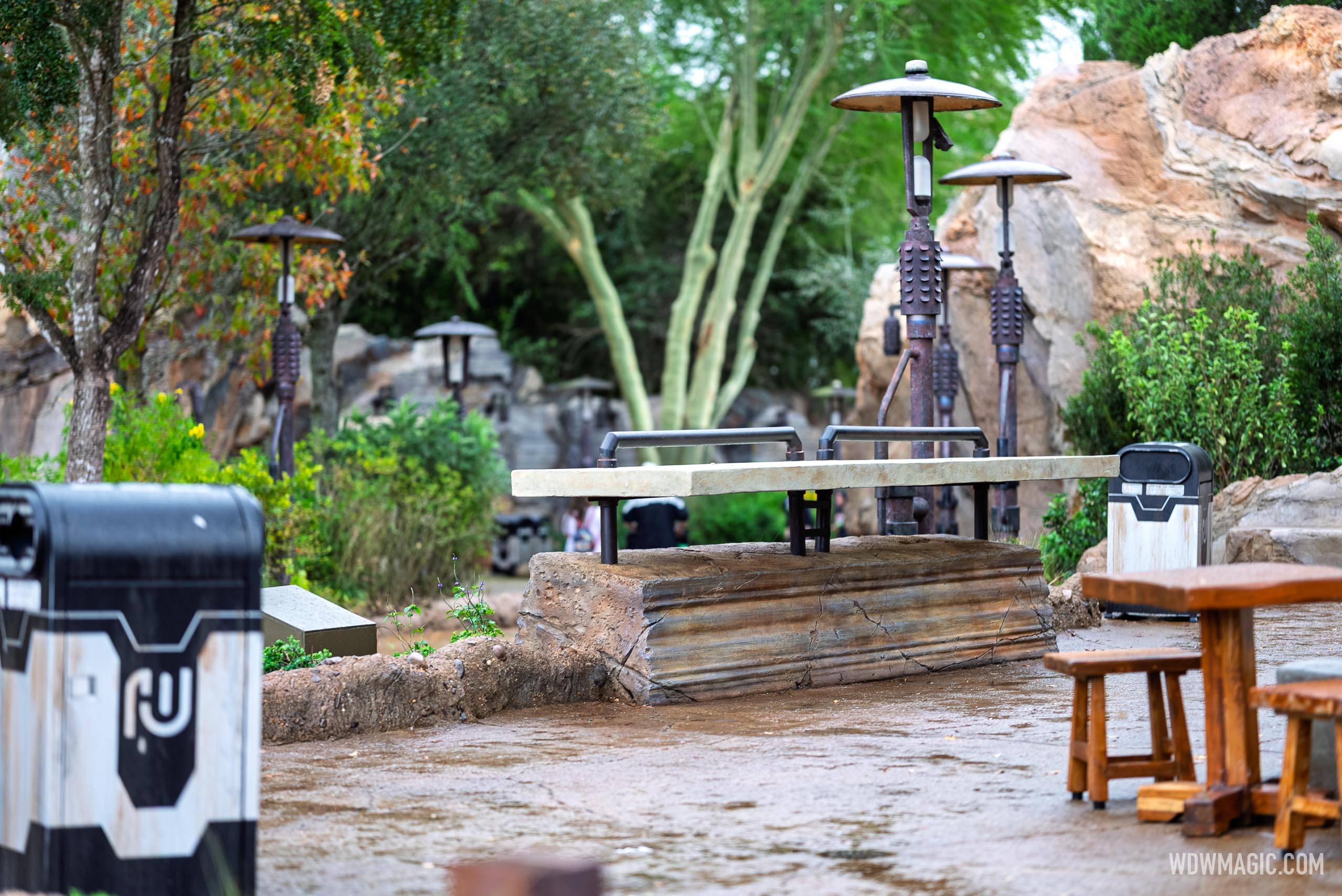 Star Wars Galaxy's Edge Seating Area Opens at Hollywood Studios