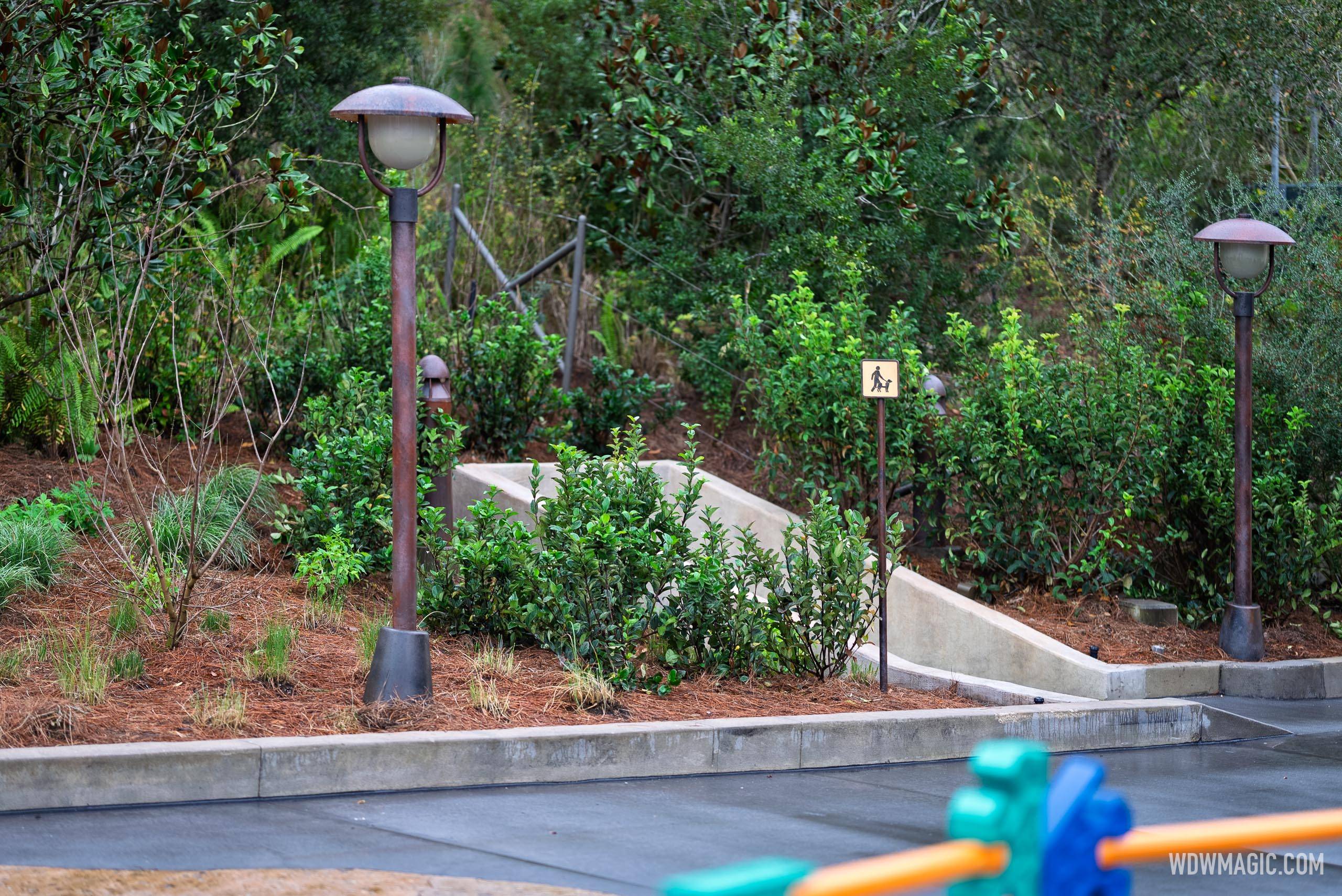 Star Wars Galaxy's Edge Seating Area Opens at Hollywood Studios